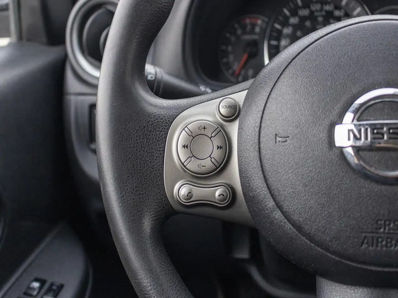 Nissan Micra снимка Nissan Micra