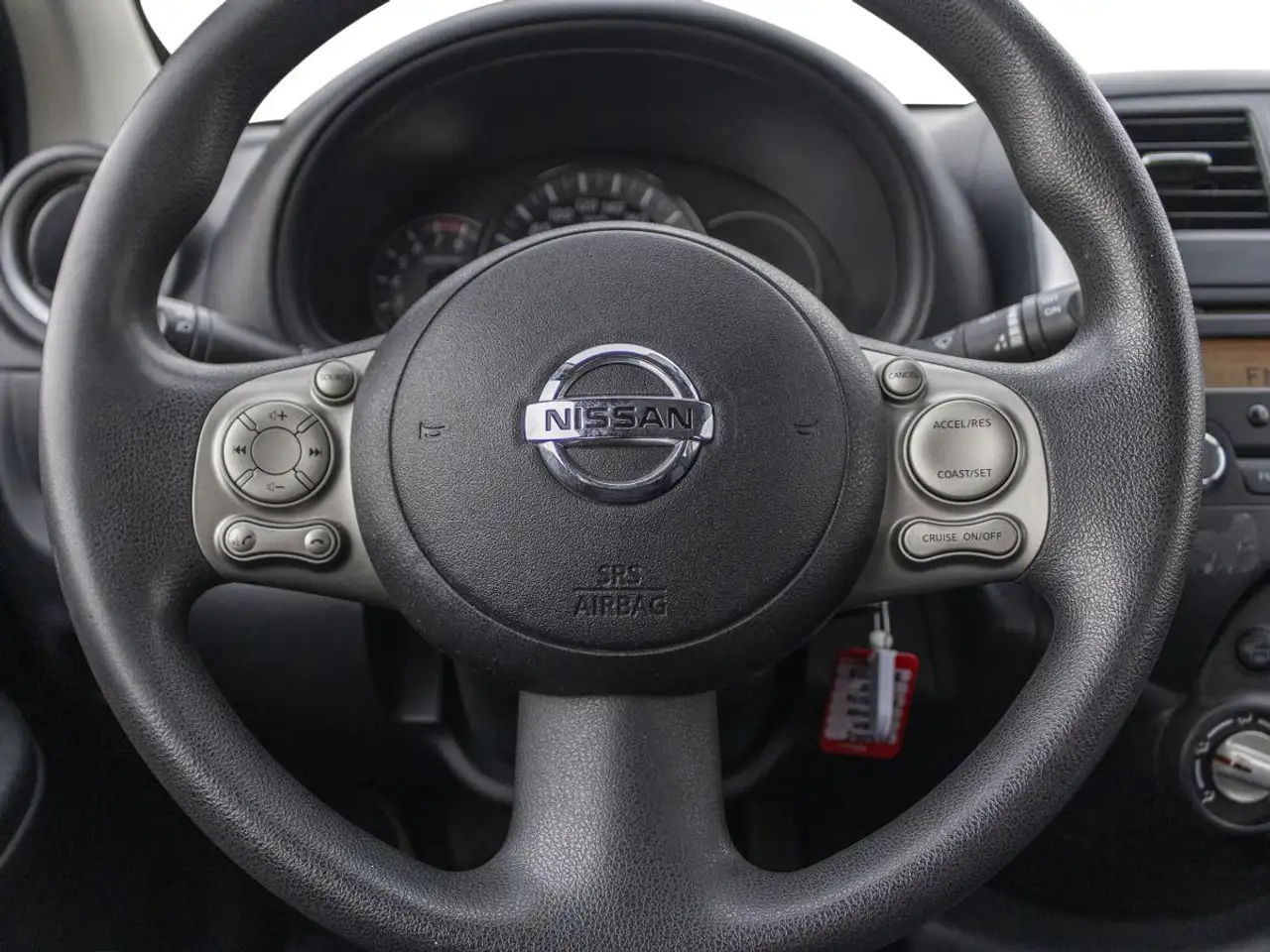 Nissan Micra снимка Nissan Micra