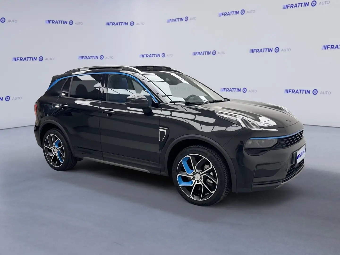 Lynk & Co 01 PHEV Nero - 2