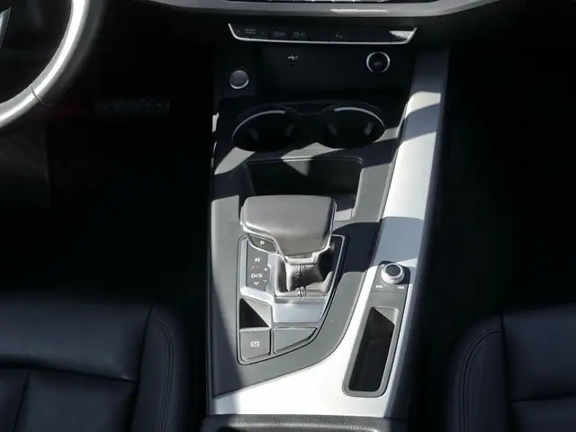 Audi A4 view 7
