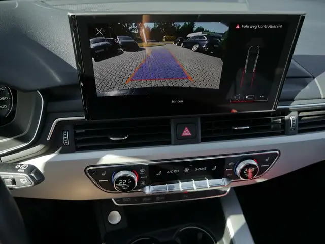 Audi A4 view 15