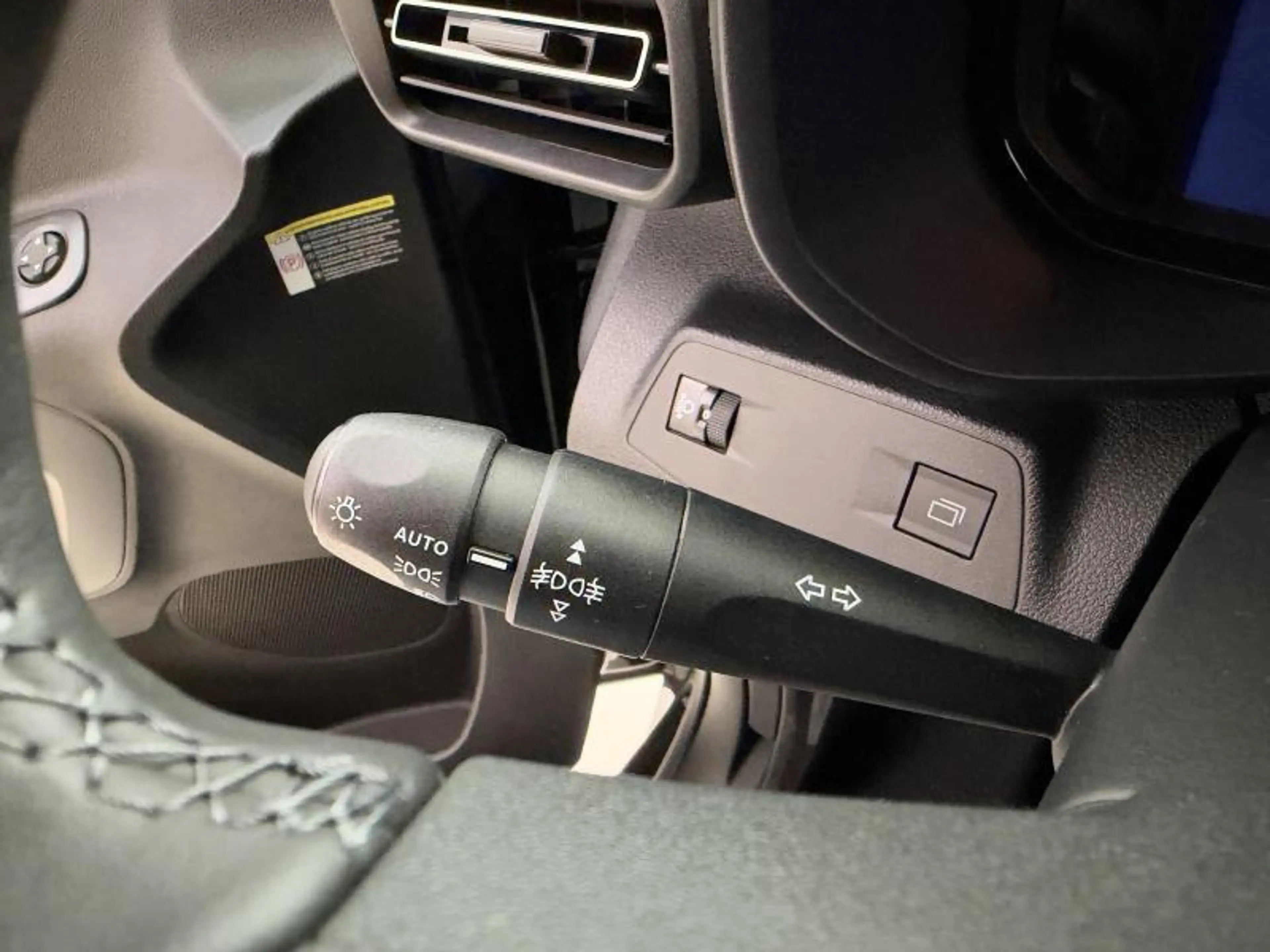 Toyota Verso 1.2 MT SWB FAMILY — photo 15