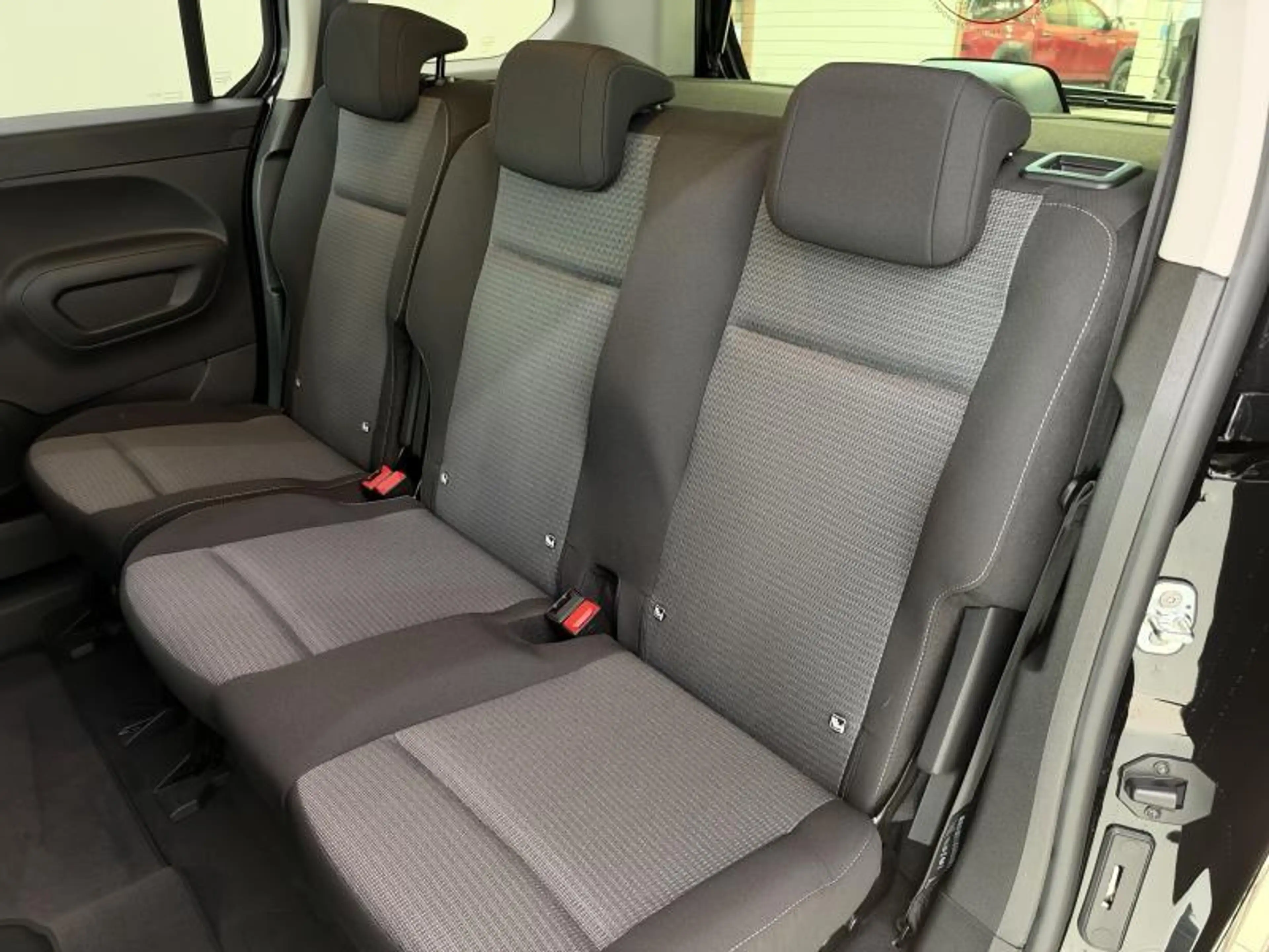 Toyota Verso 1.2 MT SWB FAMILY — photo 9