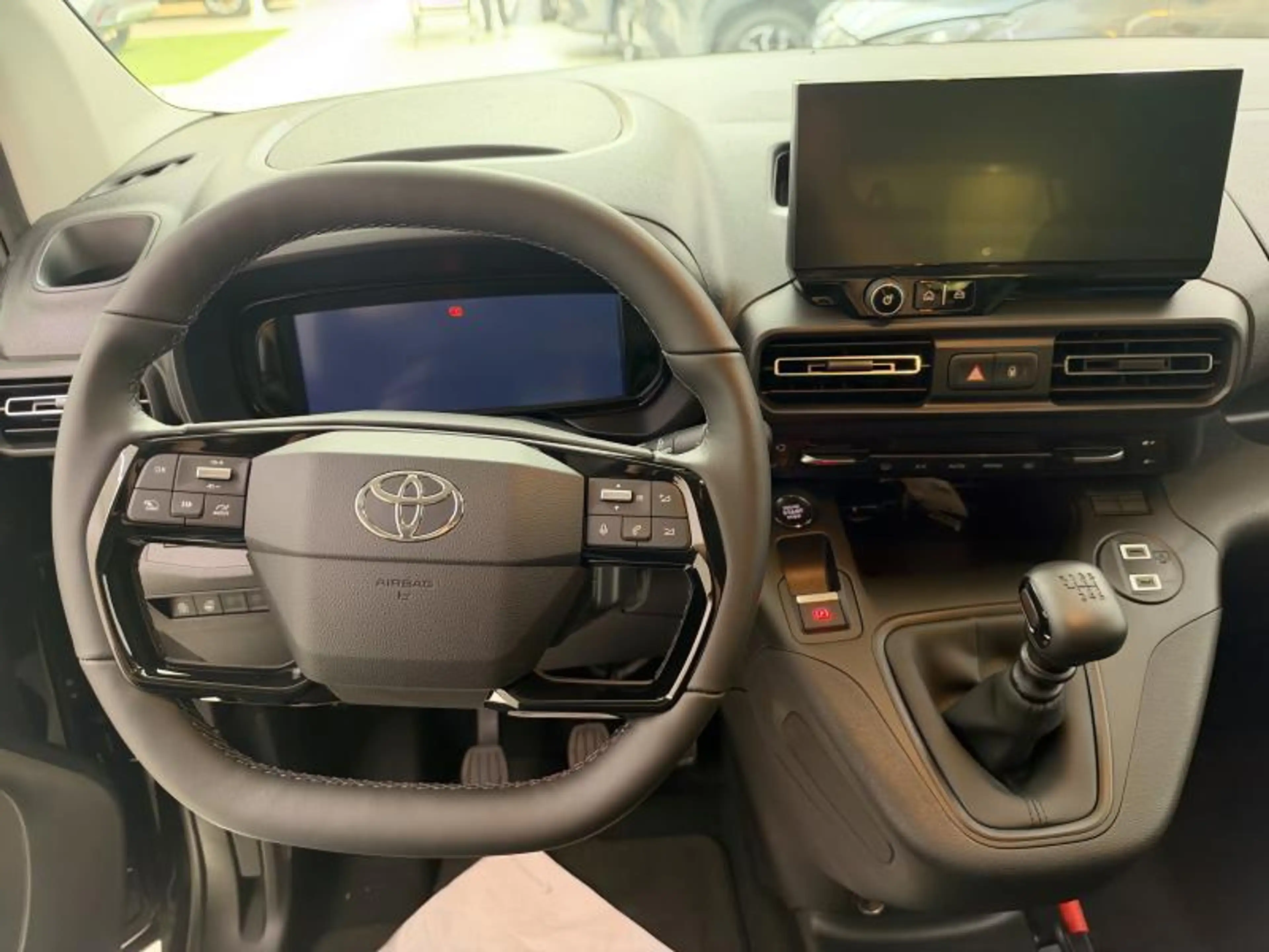Toyota Verso 1.2 MT SWB FAMILY — photo 11