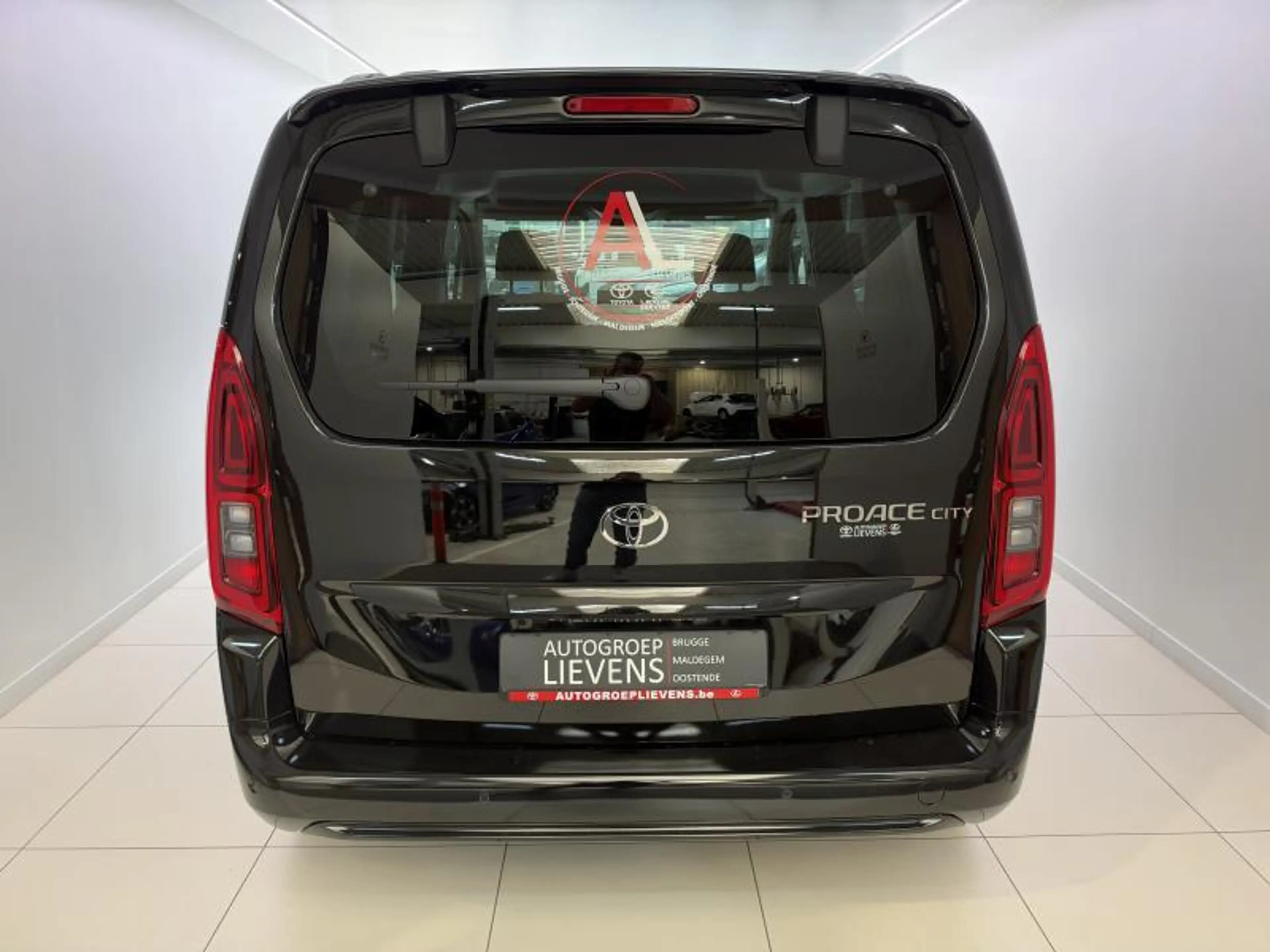 Toyota Verso 1.2 MT SWB FAMILY — photo 6
