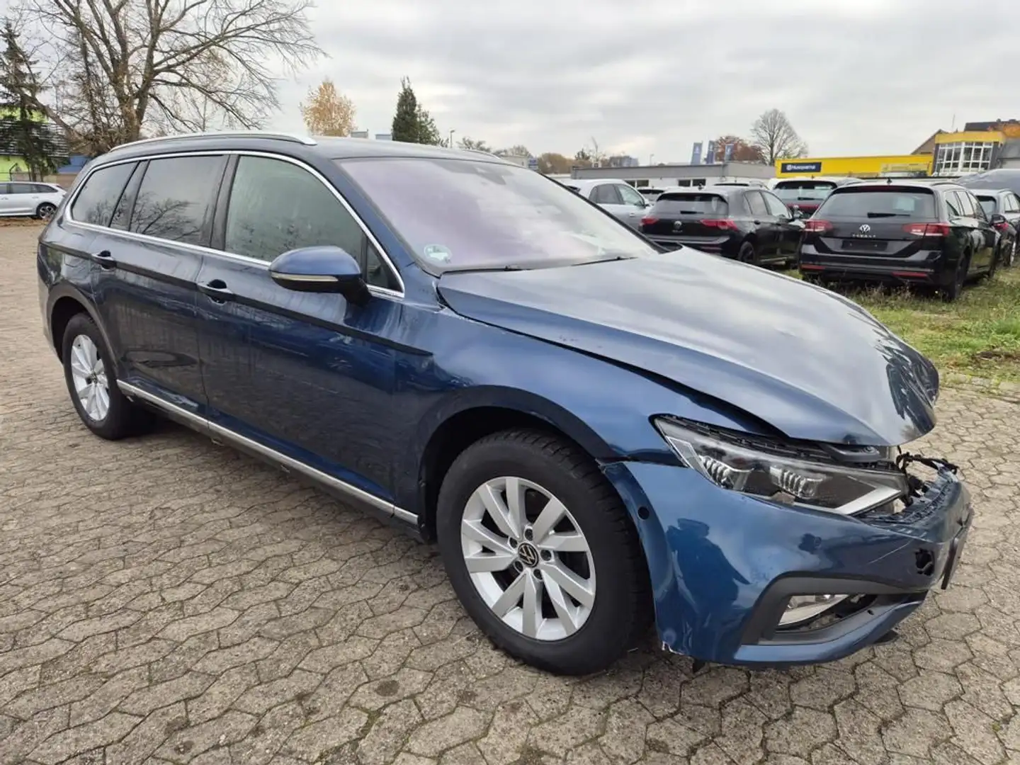 Volkswagen Passat Variant 2.0 TDI DSG Elegance Blau - 1