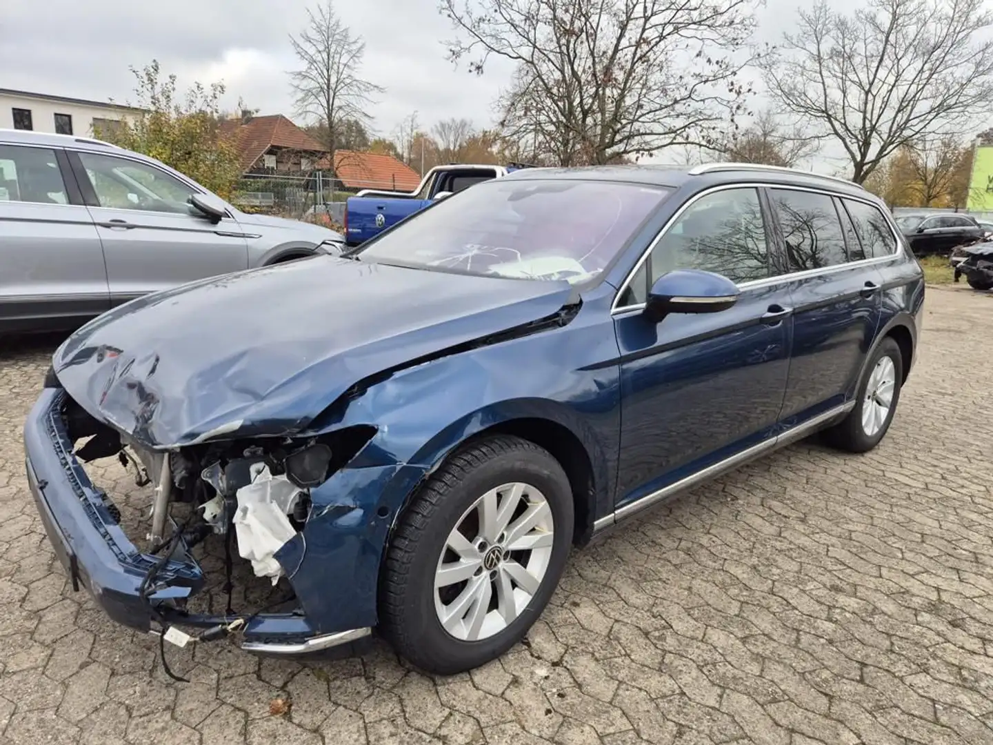 Volkswagen Passat Variant 2.0 TDI DSG Elegance Blau - 2