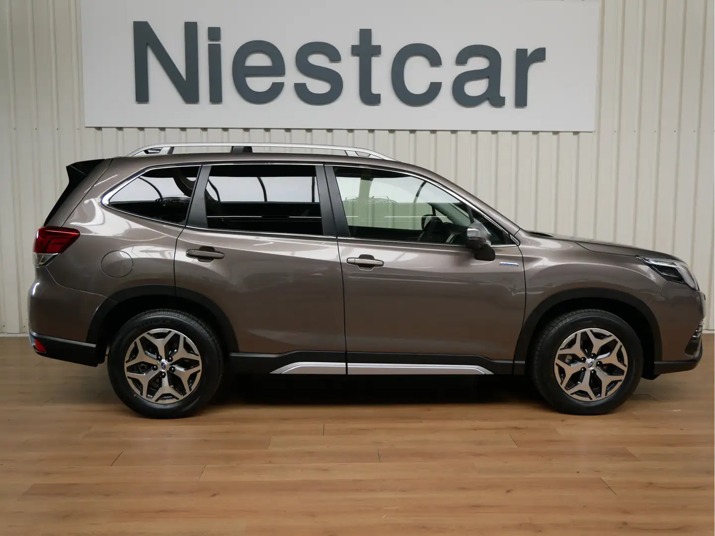 Subaru Forester 2.0 AWD Luxury Eye-Sight / Navigatie / Apple Carpl Bruin - 2