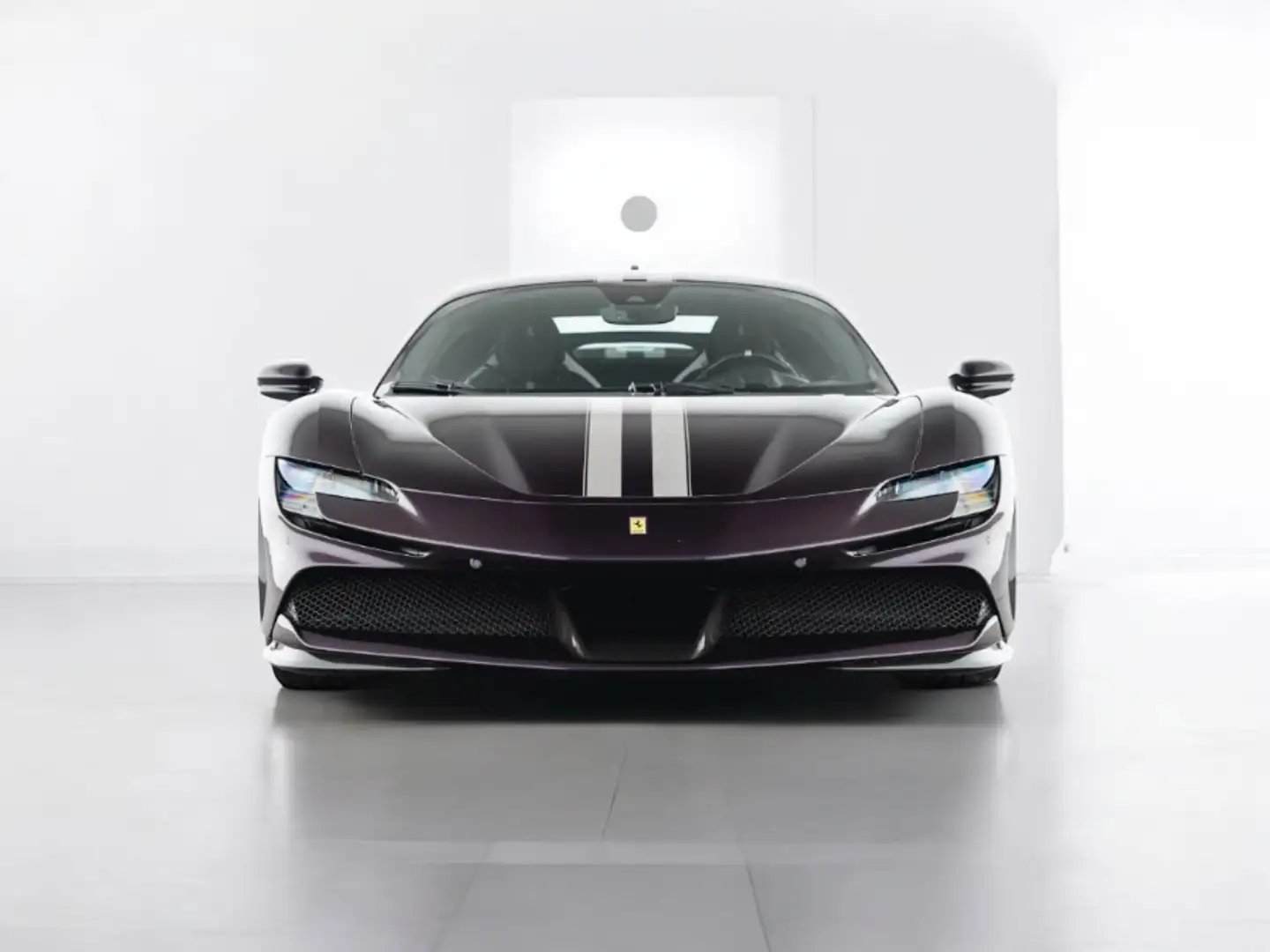 Ferrari SF90 Stradale Burdeos - 1