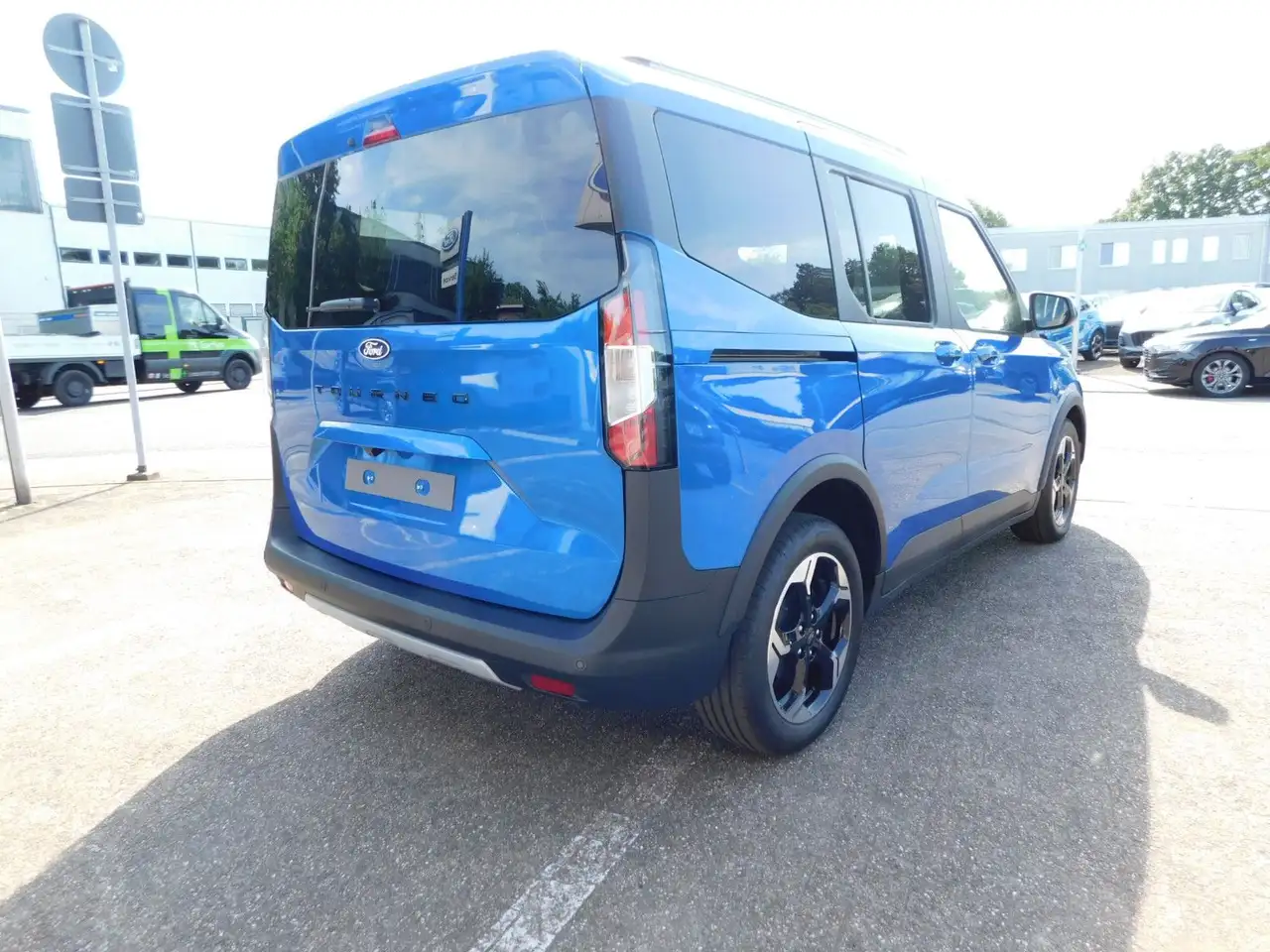 Ford Tourneo Courier Active 1.0 Autom. 4 J. Garantie 5