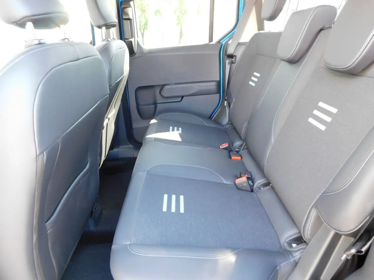 Ford Tourneo Courier Active 1.0 Autom. 4 J. Garantie 11