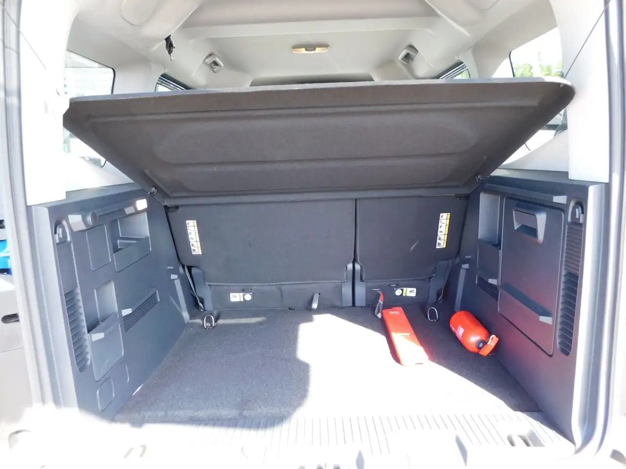 Ford Tourneo Courier Active 1.0 Autom. 4 J. Garantie 12