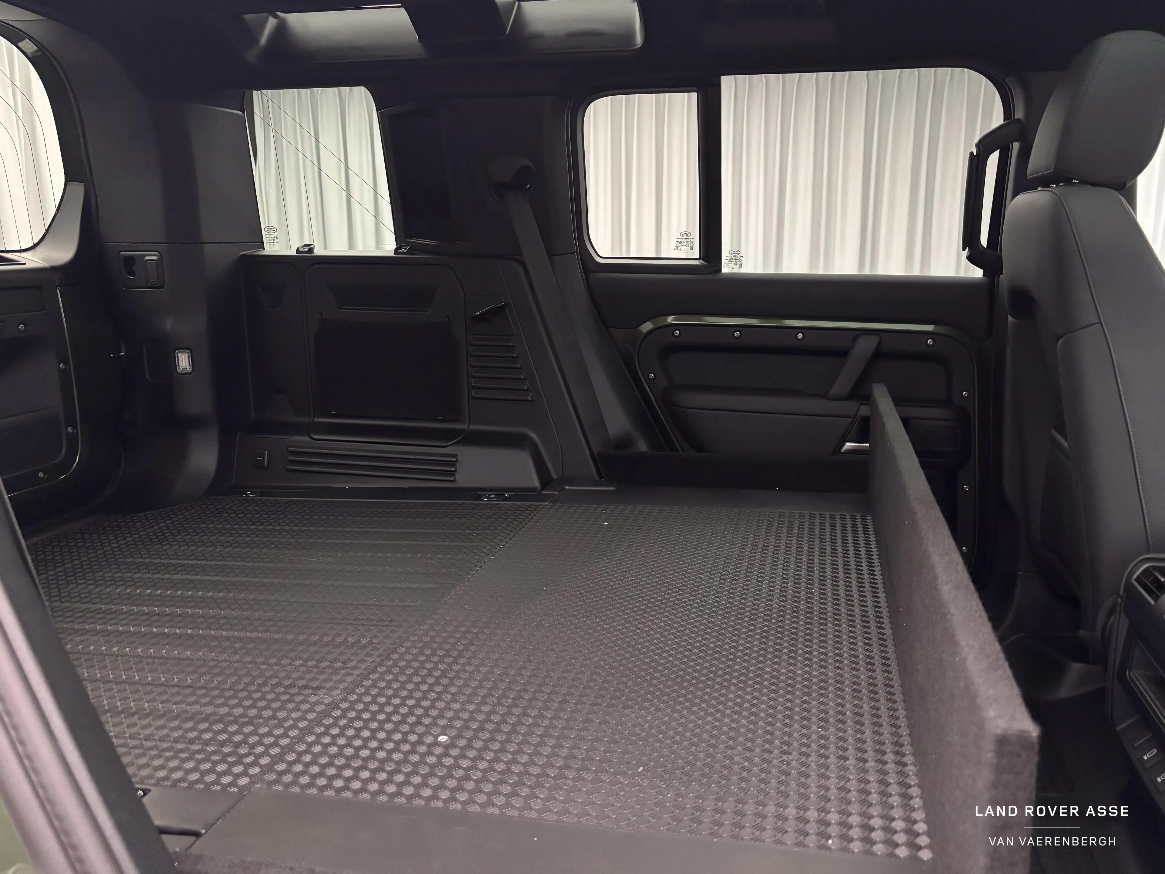 Land Rover Defender 110 D200 S AWD / lichte vracht — photo 5