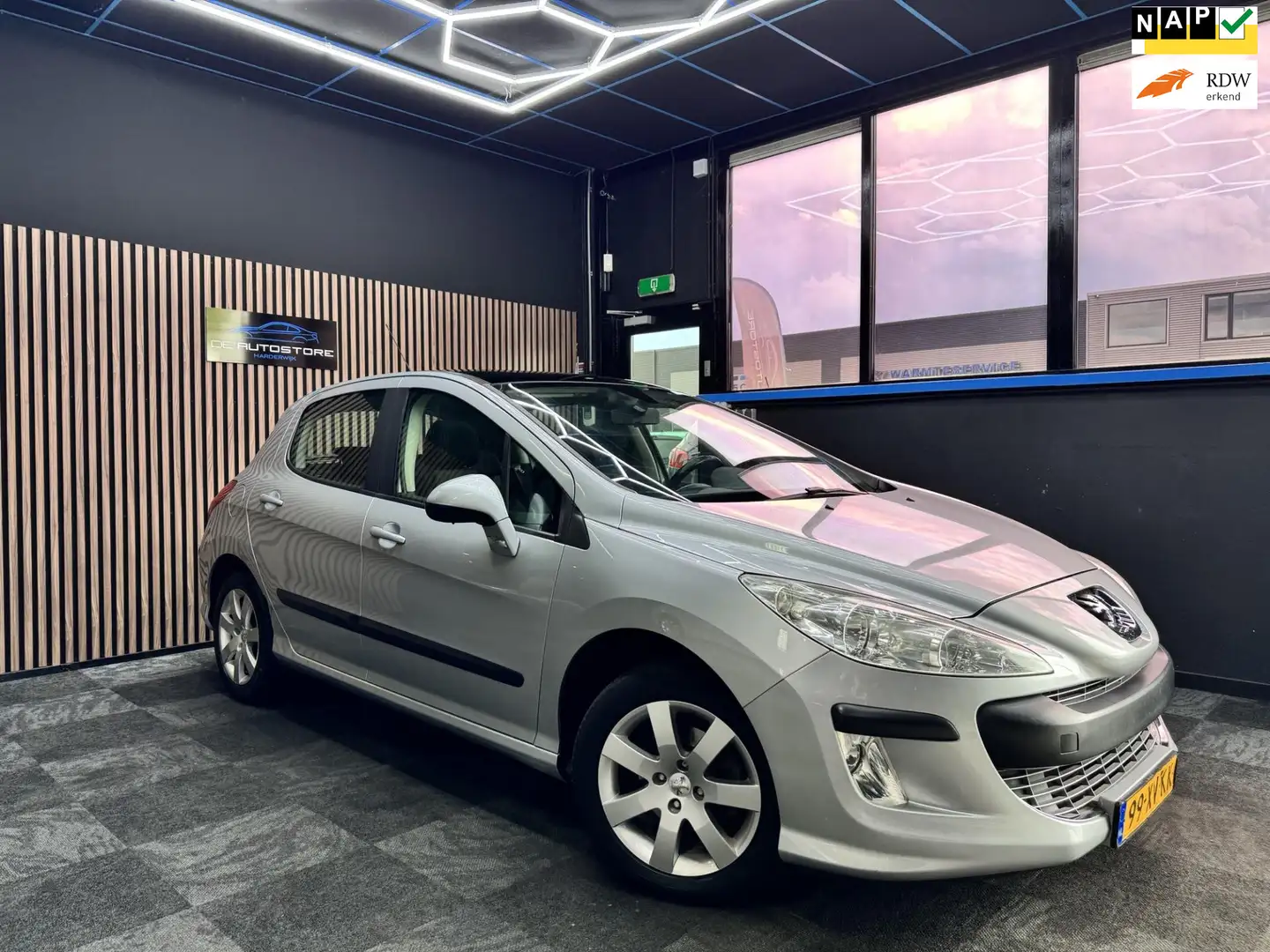 Peugeot 308 1.6 VTi XS Airco Cruise panodak trekhaak Grijs - 1