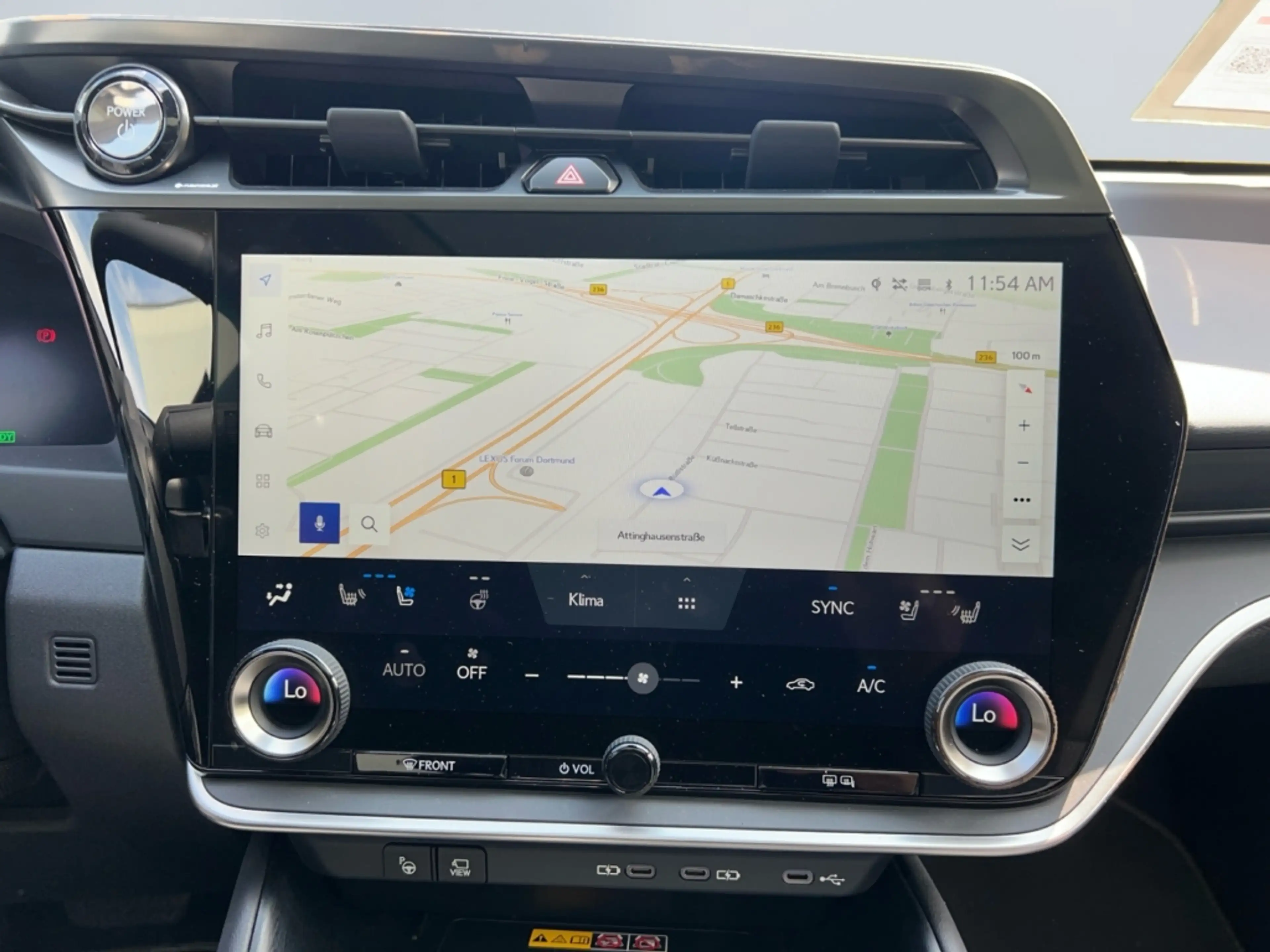 Lexus RZ 450E MIT LUXURY PAK *HUD*Pano*RCam*SHZ* — photo 15