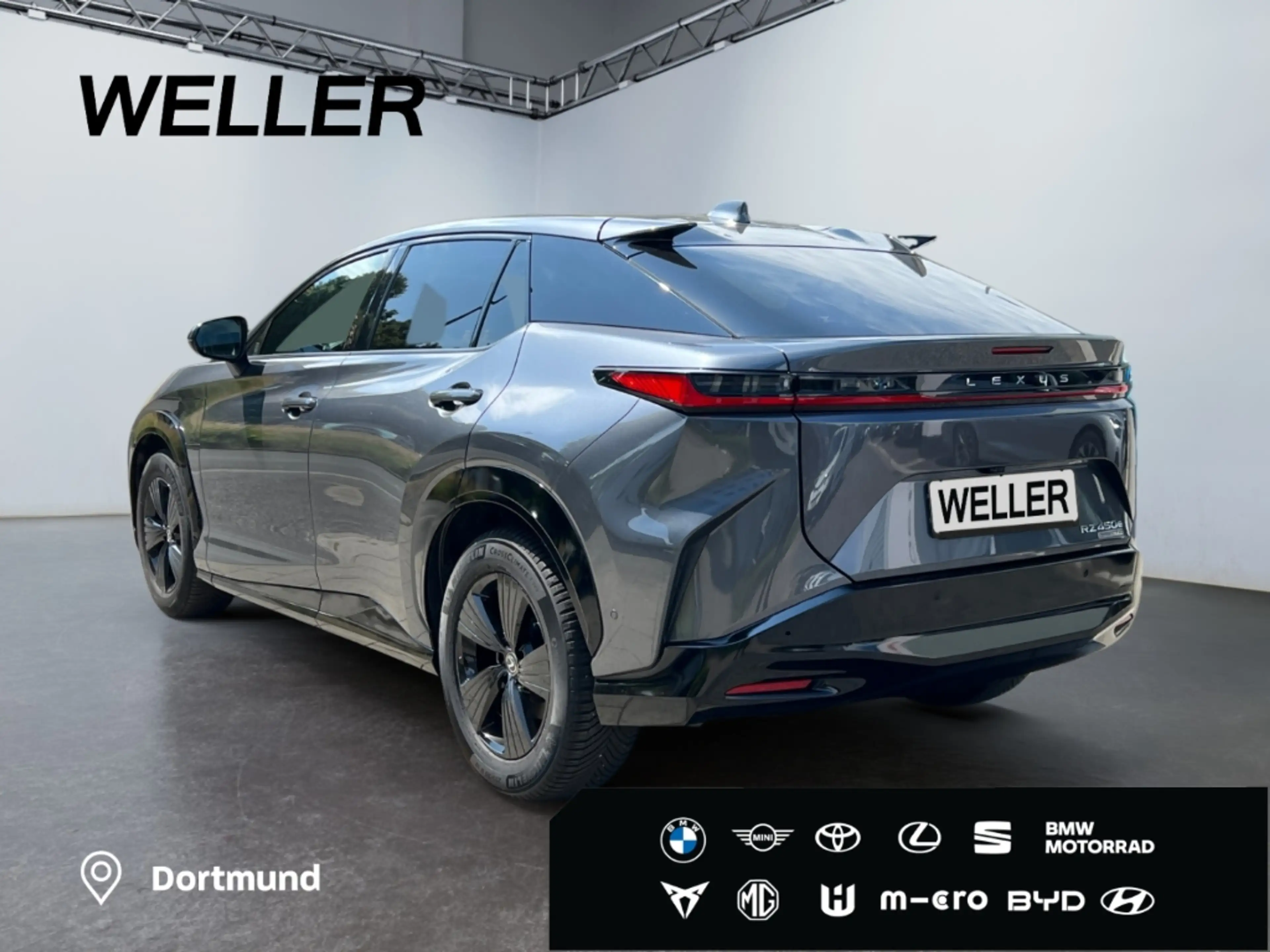 Lexus RZ 450E MIT LUXURY PAK *HUD*Pano*RCam*SHZ* — photo 7