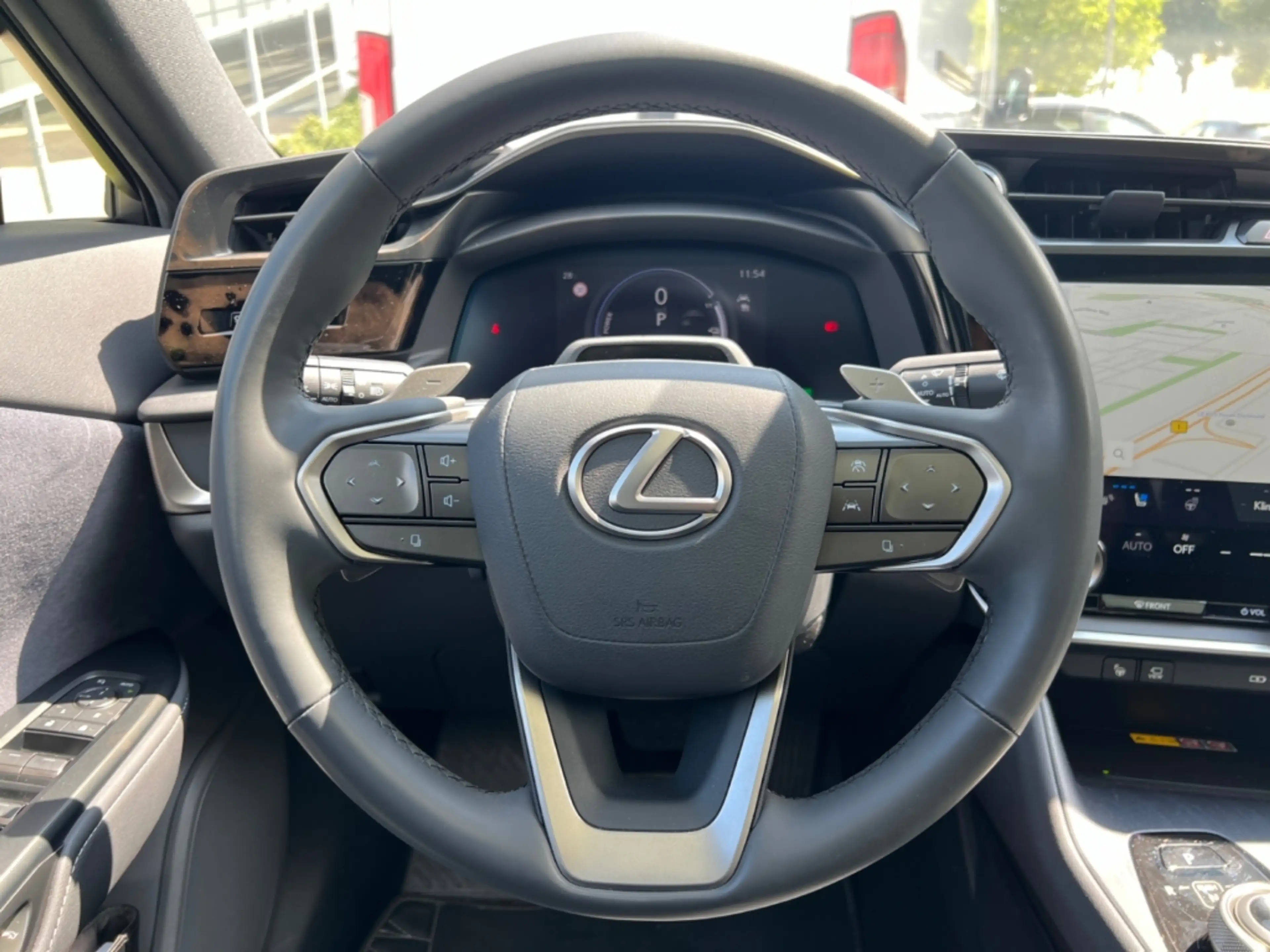 Lexus RZ 450E MIT LUXURY PAK *HUD*Pano*RCam*SHZ* — photo 13