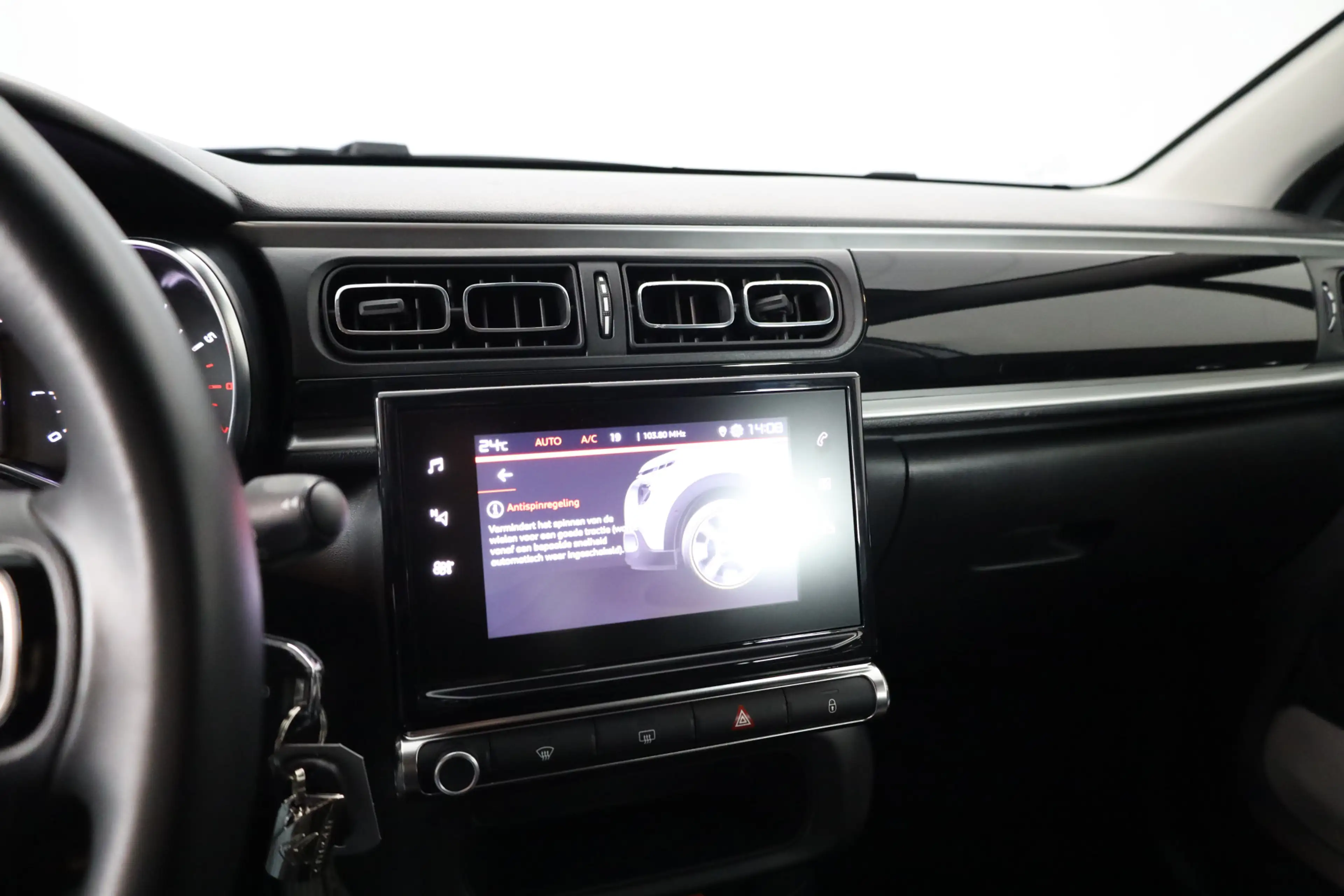 Citroen C3 PT 110 Shine Automaat-6 Carplay/Android auto | 17" — photo 18