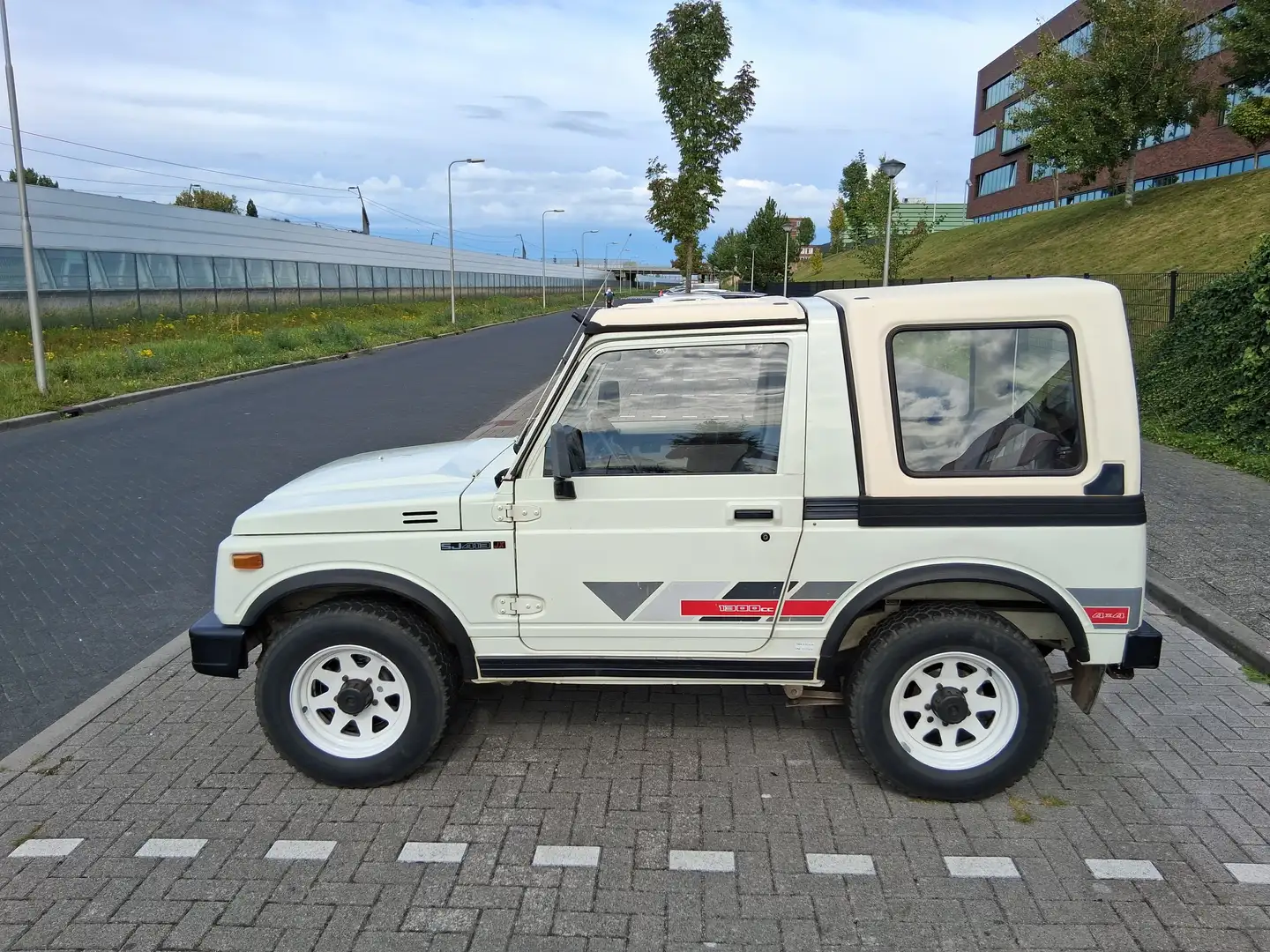Suzuki SJ 413 Samurai QJX Weiß - 2