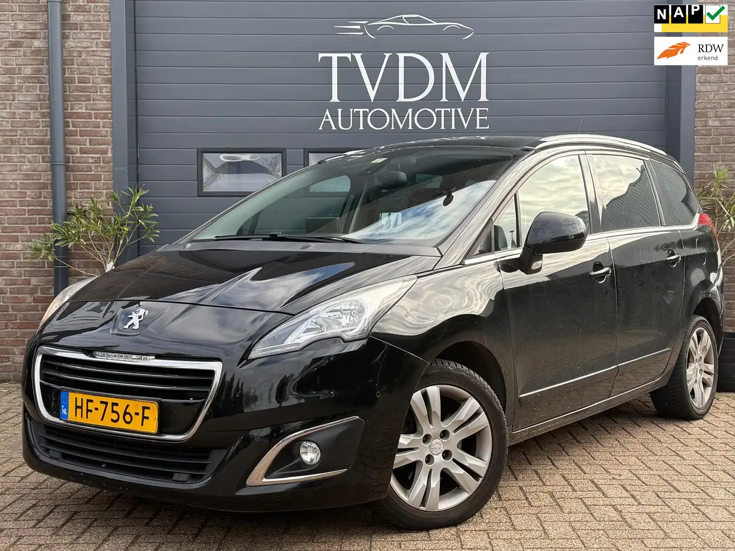Peugeot 5008 1.6 BlueHDi Allure 7p. EXPORT|NAVI|PANO|LEDER Zwart - 1