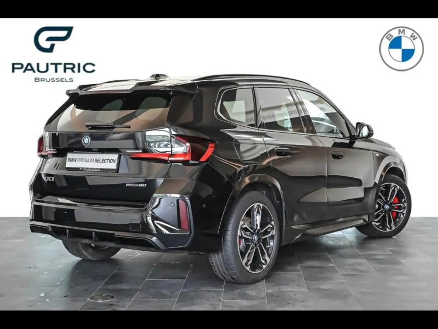 BMW iX1 eDrive20 Zwart - 2
