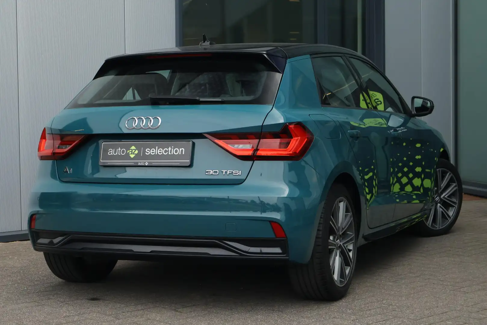 Audi A1 Sportback 30 TFSI epic Grün - 2
