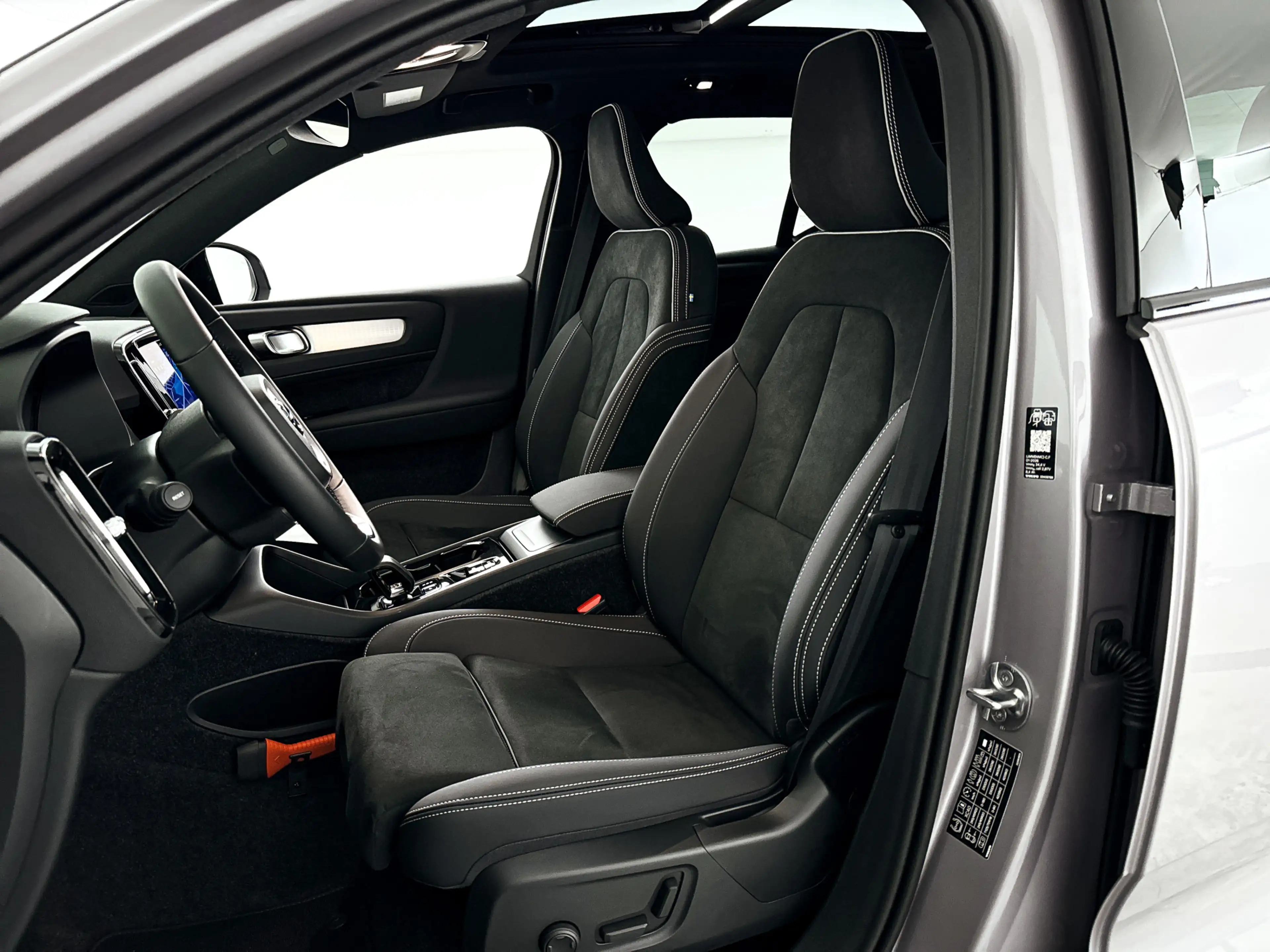 Volvo XC40 B4 Plus Dark | Panoramadak | 360° camera | Harman — photo 6