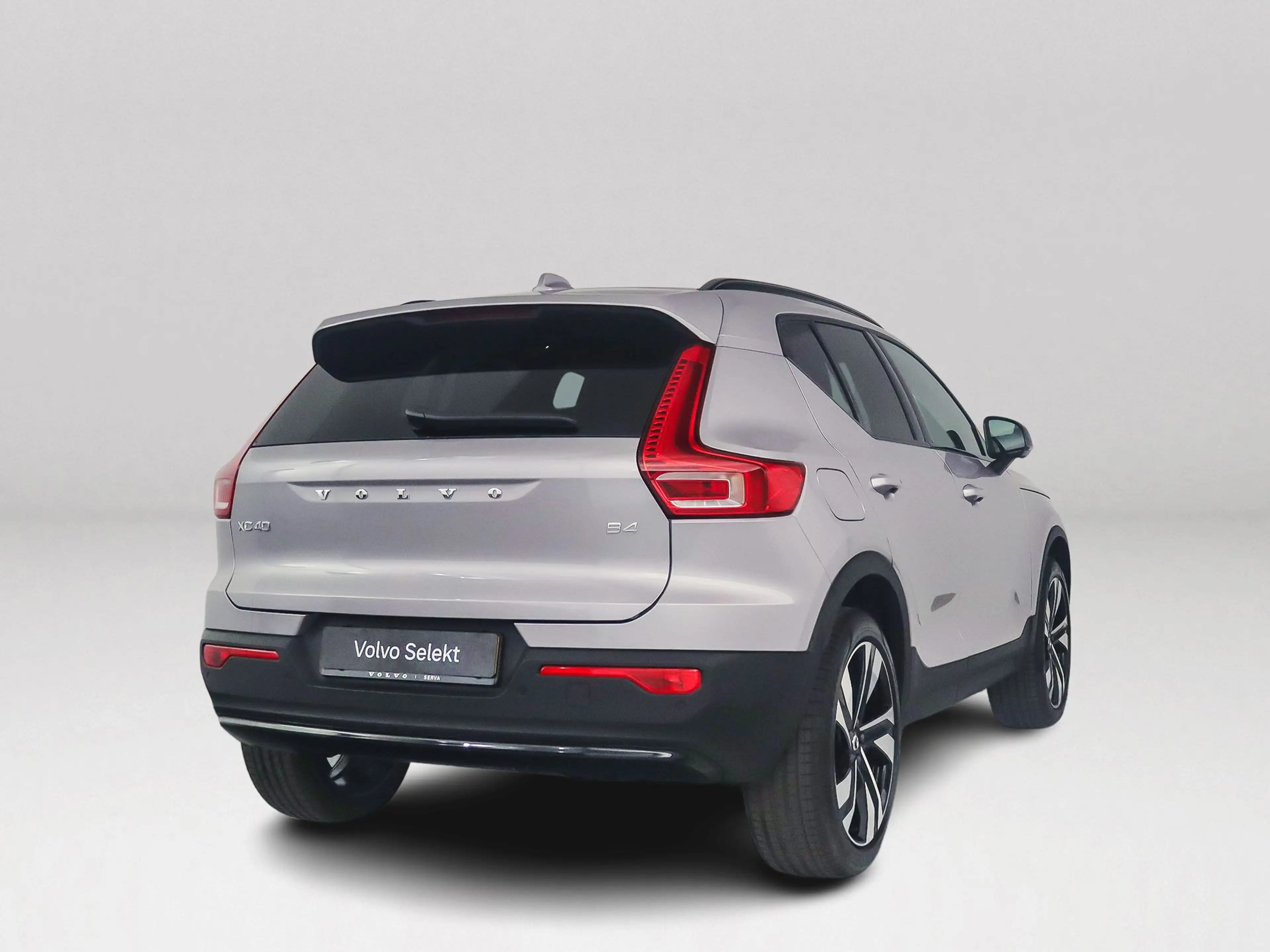 Volvo XC40 B4 Plus Dark | Panoramadak | 360° camera | Harman — photo 2