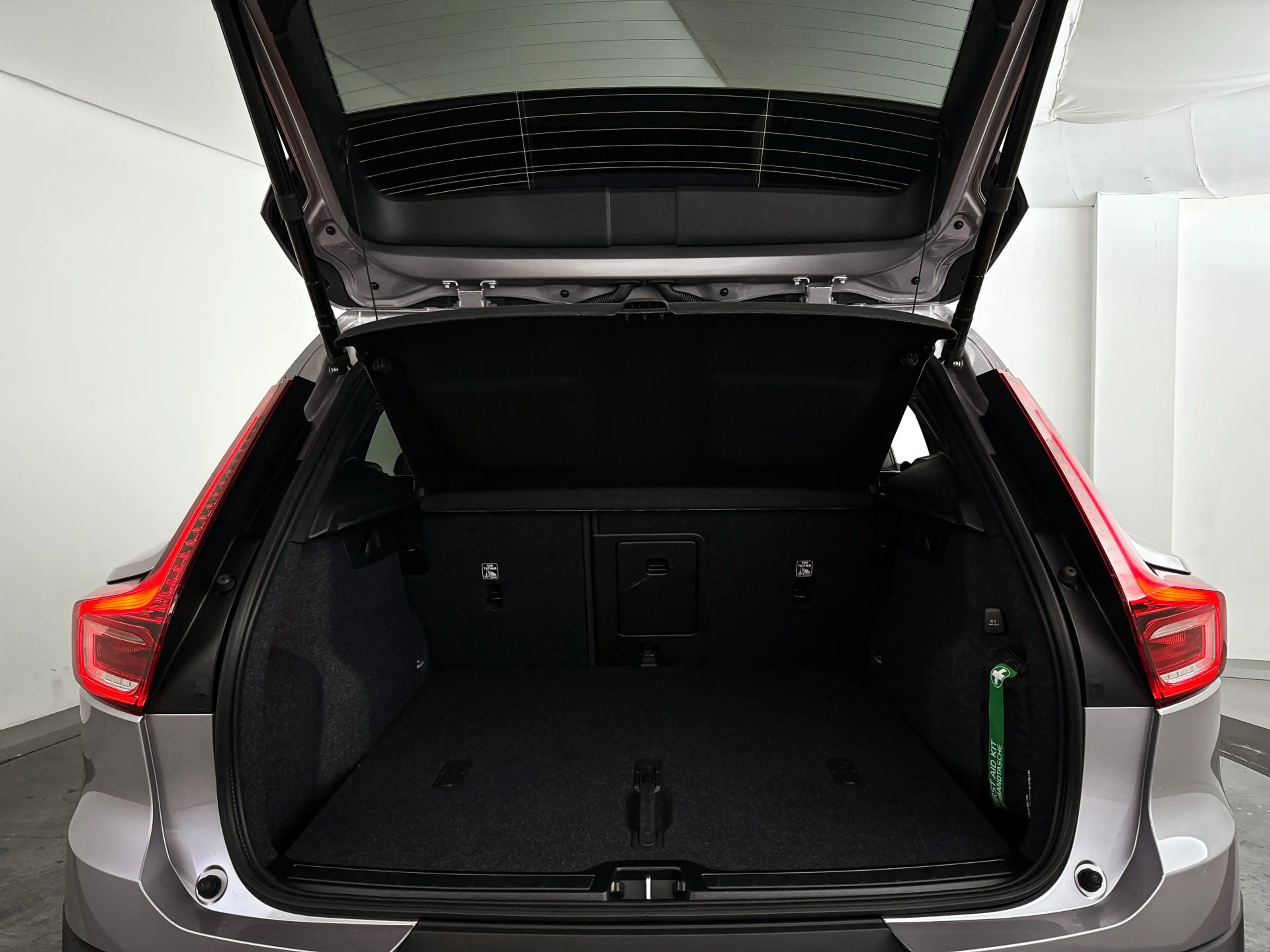 Volvo XC40 B4 Plus Dark | Panoramadak | 360° camera | Harman — photo 15