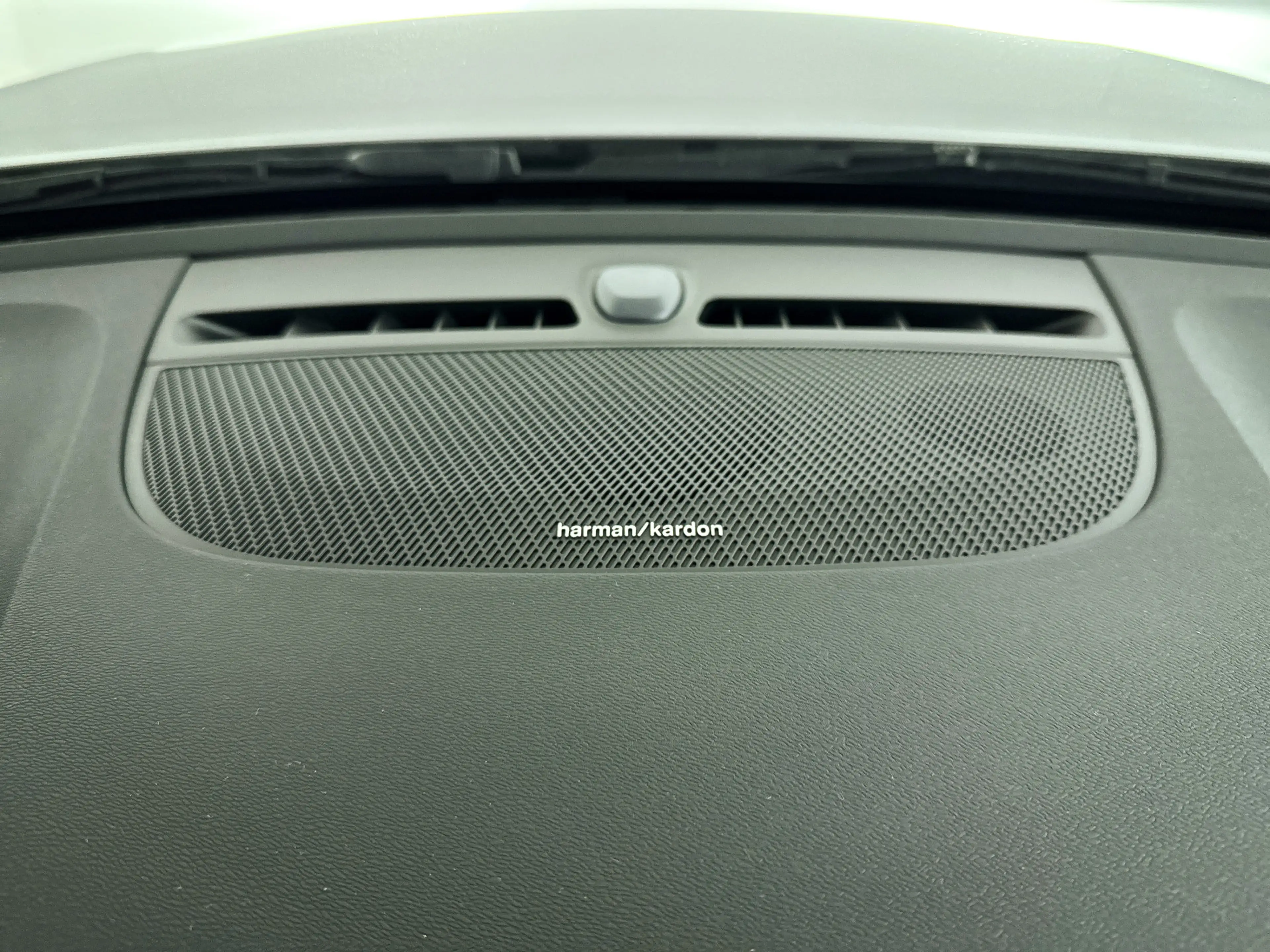 Volvo XC40 B4 Plus Dark | Panoramadak | 360° camera | Harman — photo 31