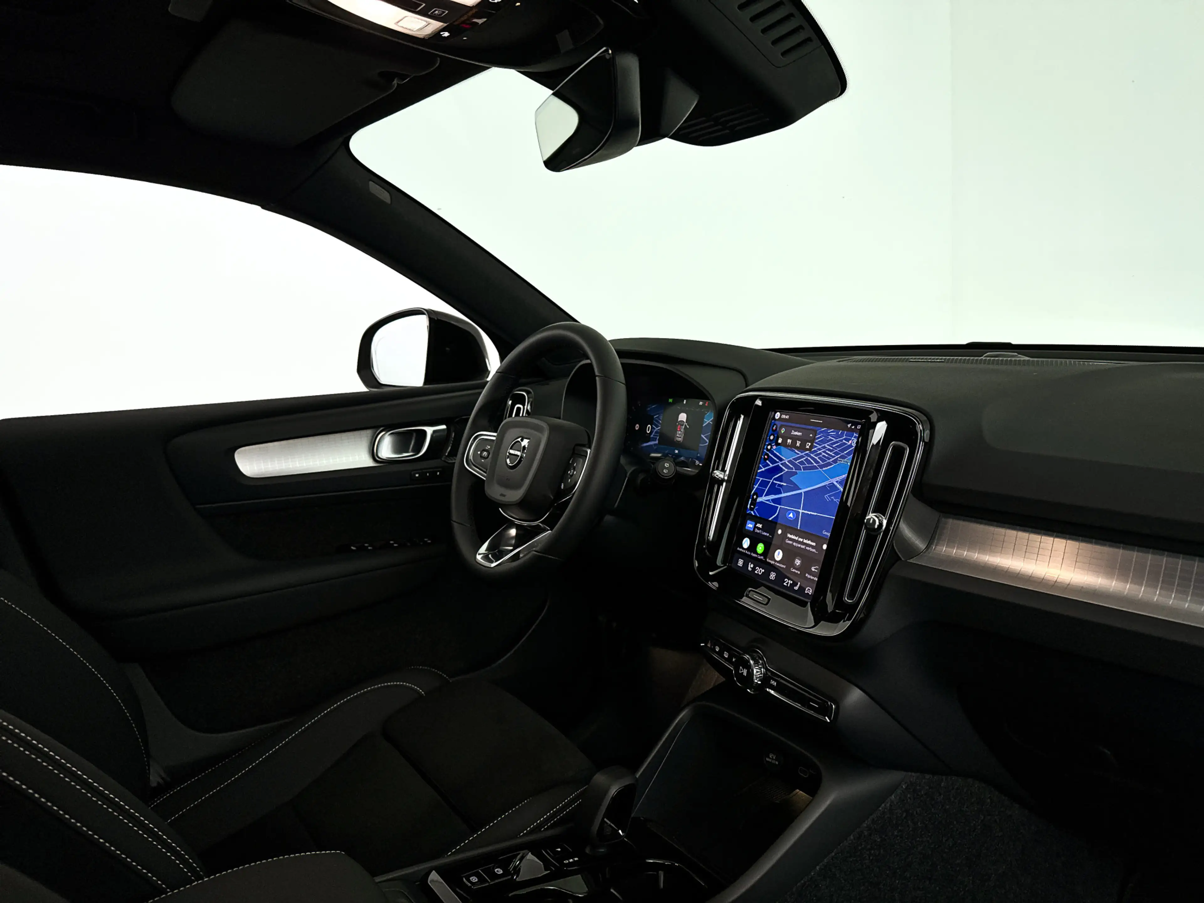Volvo XC40 B4 Plus Dark | Panoramadak | 360° camera | Harman — photo 35