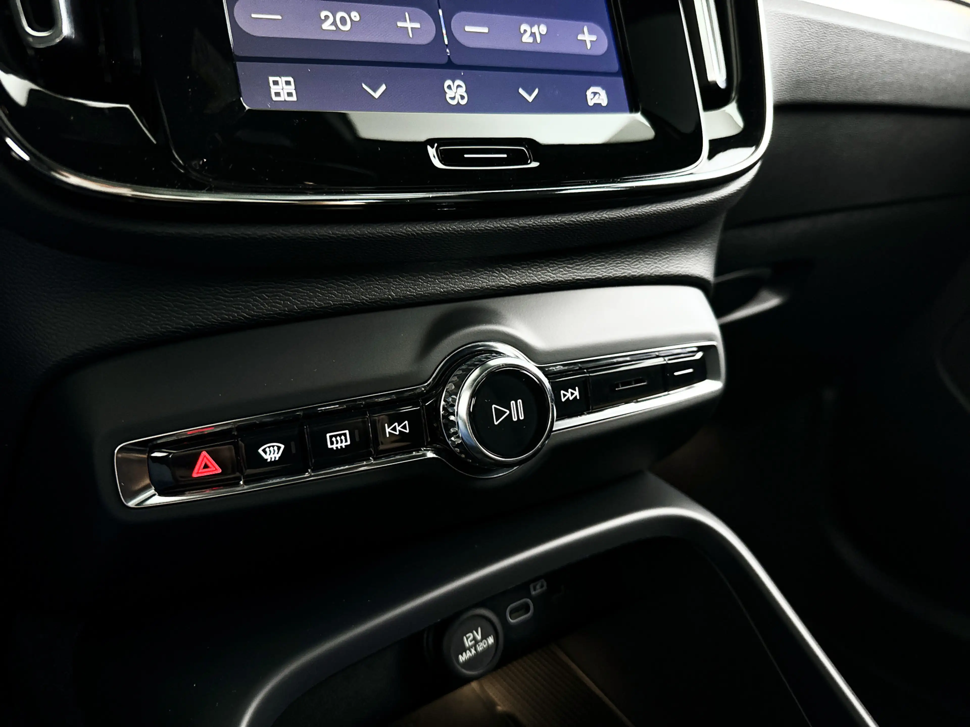Volvo XC40 B4 Plus Dark | Panoramadak | 360° camera | Harman — photo 29