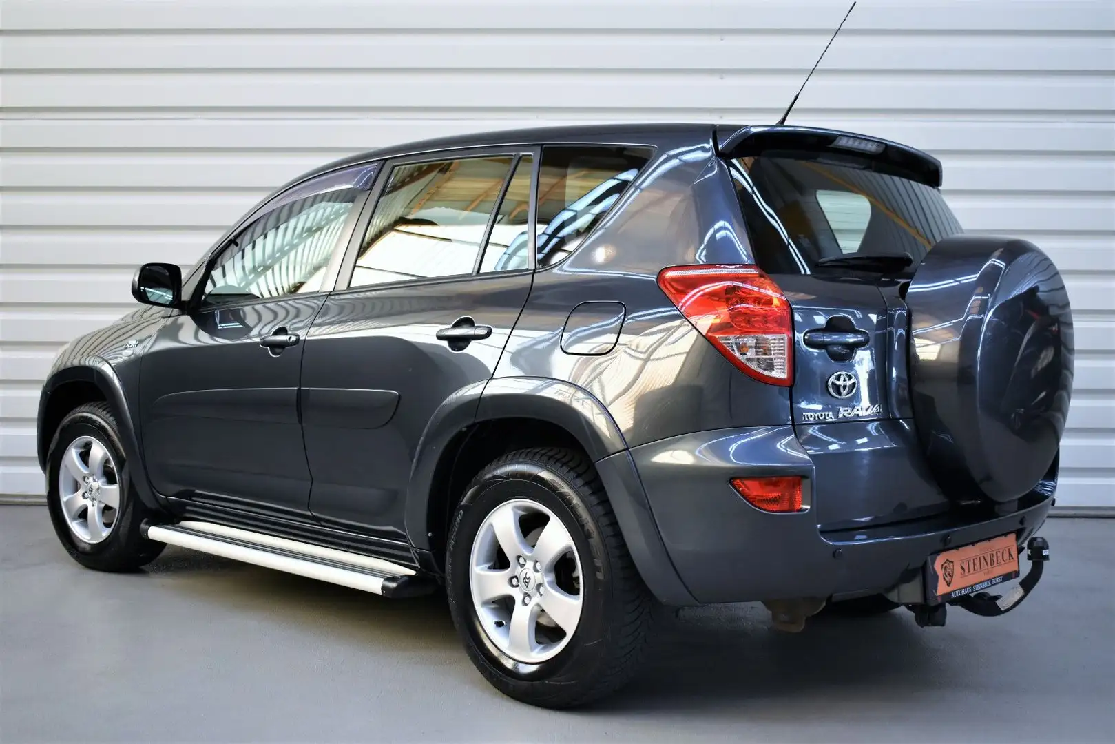 Toyota RAV 4 4 Sol+Tempomat+Klimaautom.+PDC+AHK+ALU Grau - 2