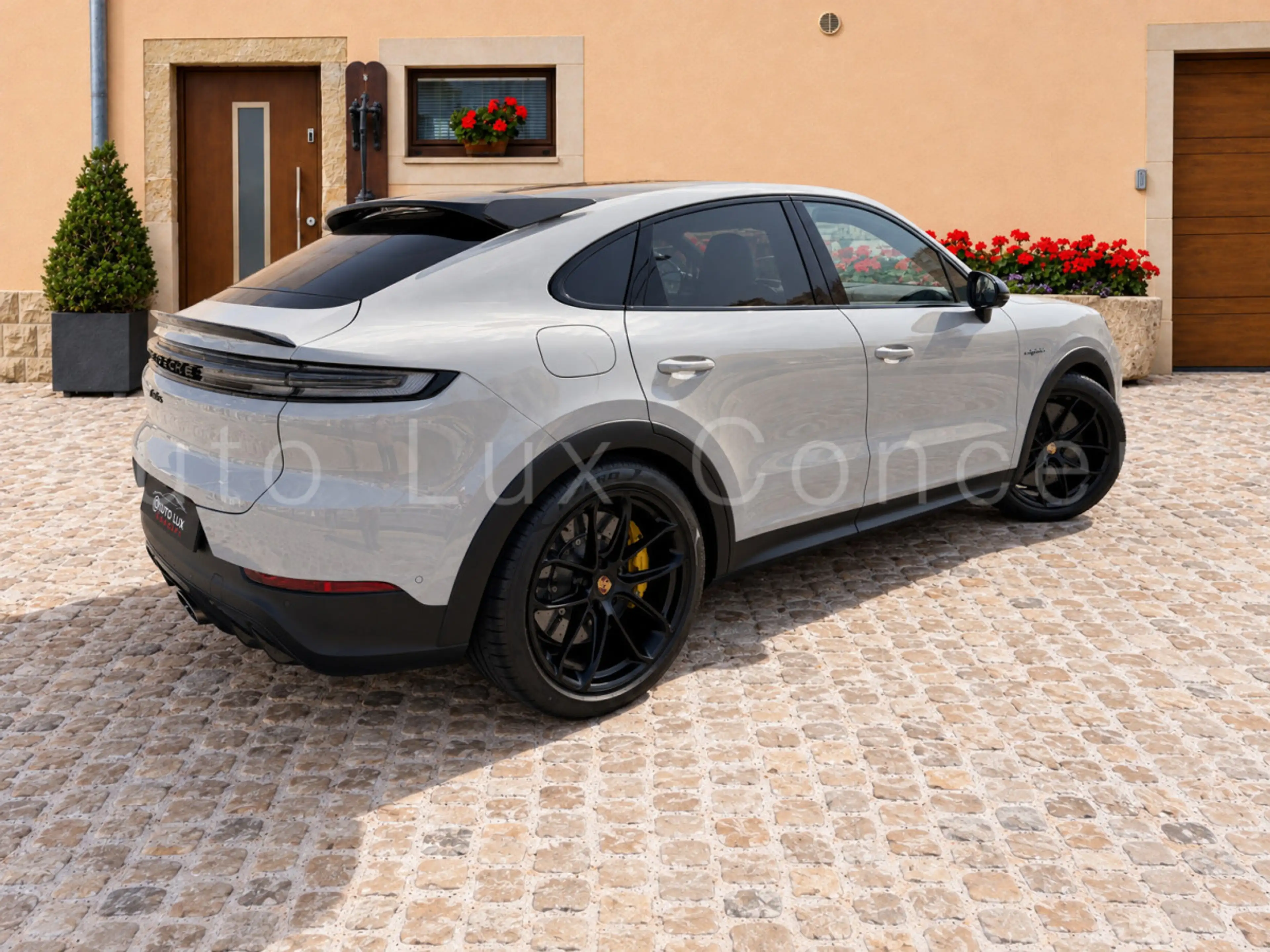 Porsche Cayenne Turbo E-Hybrid Coupé mit GT-Paket — photo 4
