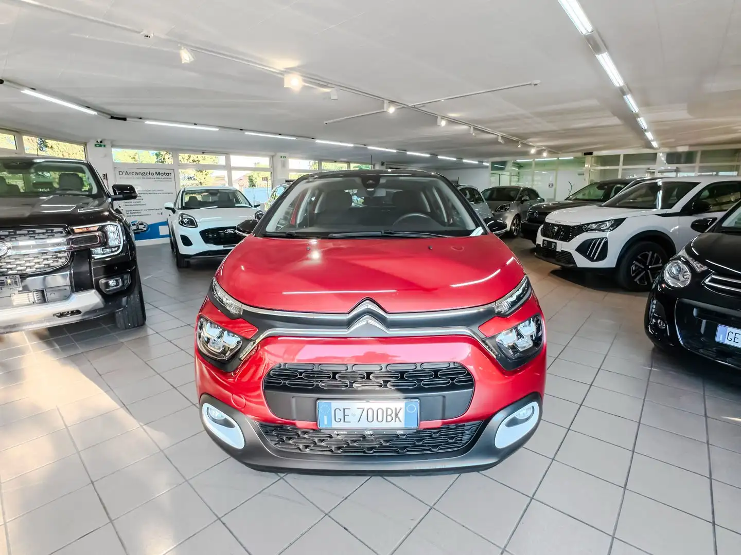 Citroen C3 C3 III 2017 1.2 puretech Shine s Rood - 2