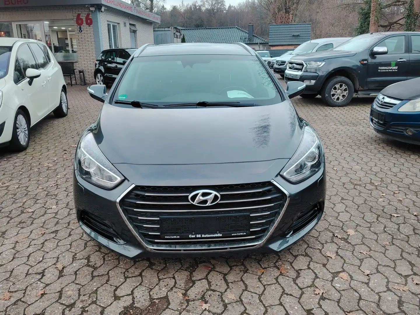 Hyundai i40 cw Premium /1.Hand / Navi / Kamera / Grau - 2