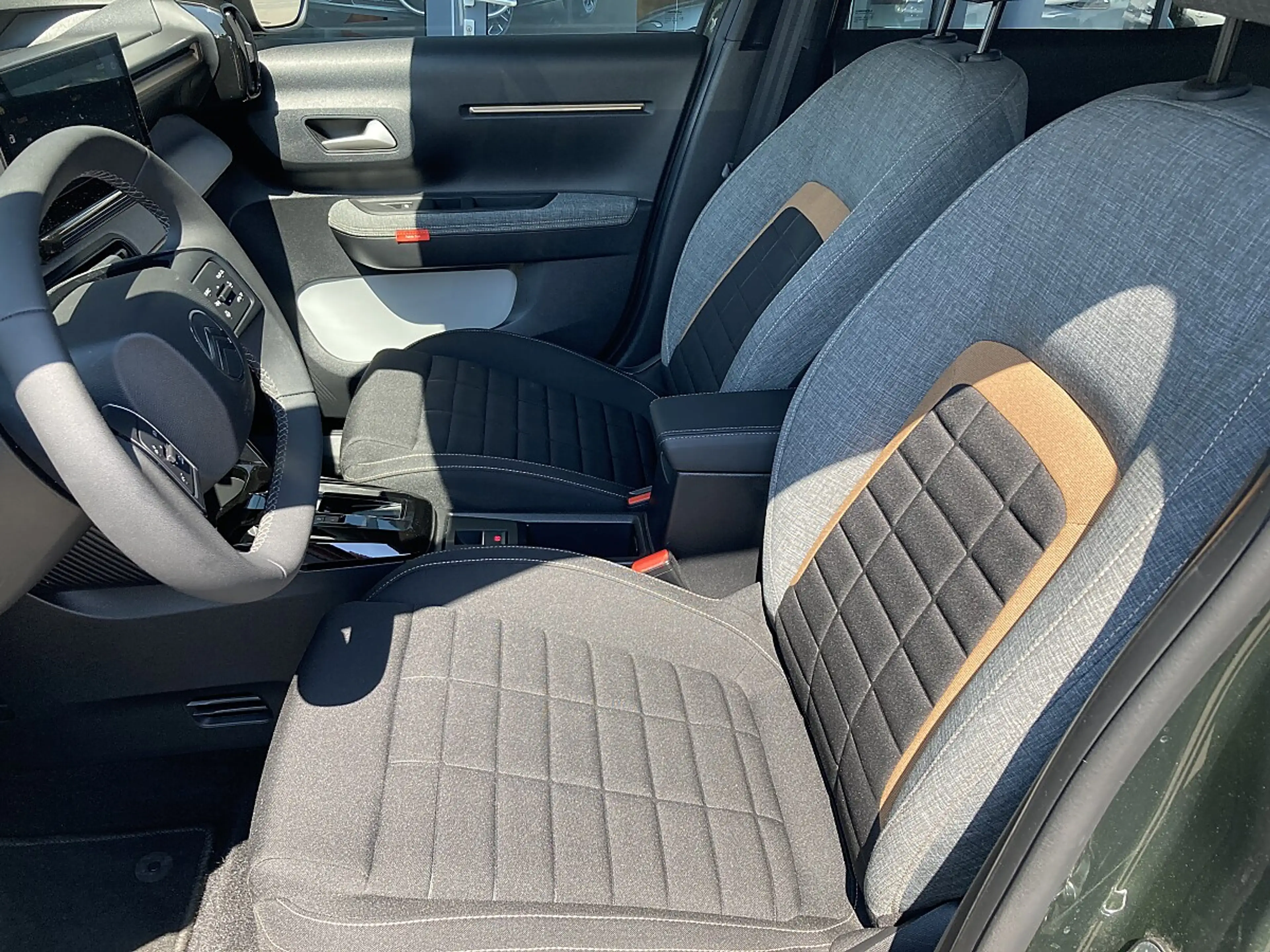 Citroen C3 Aircross Hybrid mHEV 145 Plus ë-DSC6 — photo 4
