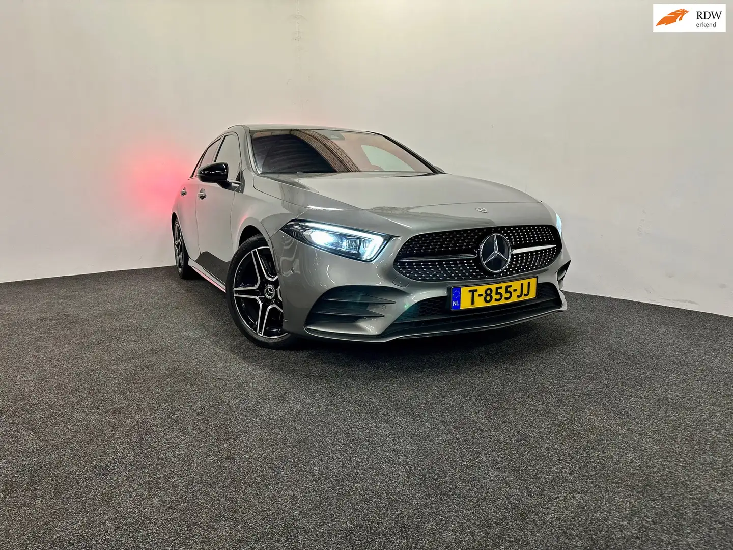 Mercedes-Benz A 220 | Automaat | Pano | Clima | ACC | Lane assist | 5D Grijs - 1