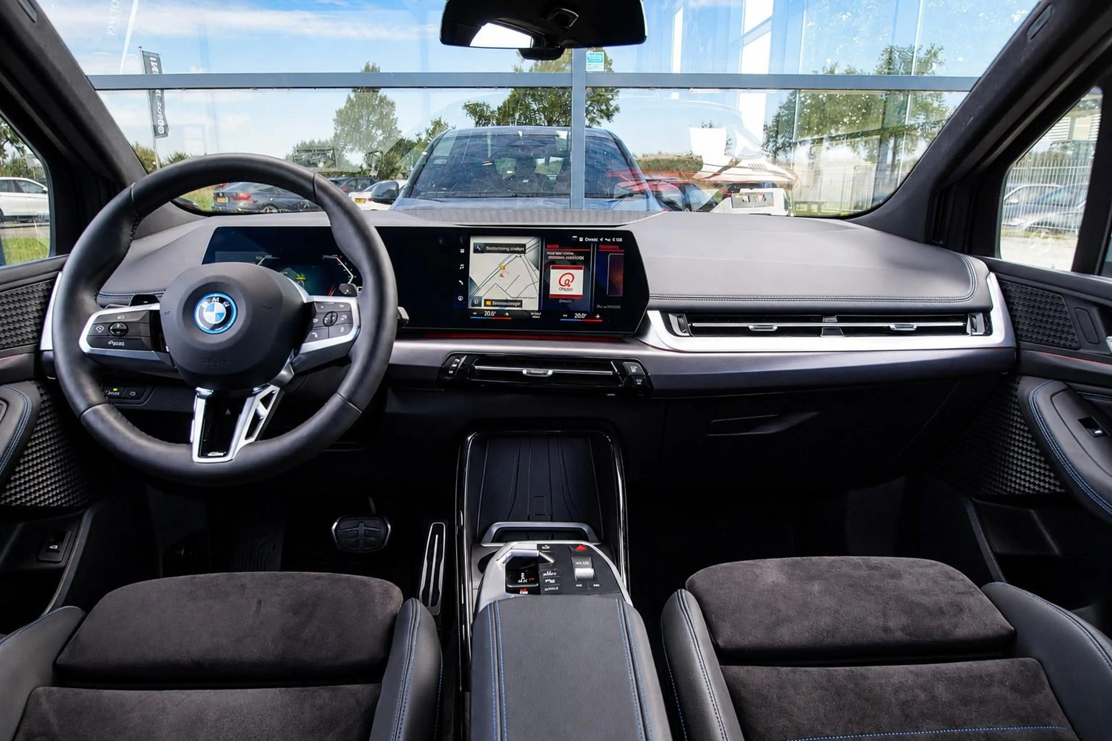 BMW 225 225e xDrive M-Sport*PDC*LED*Navigatie*Sportstoelen — photo 2