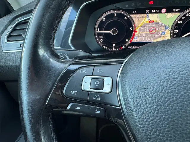 Volkswagen Tiguan Allspace view 15