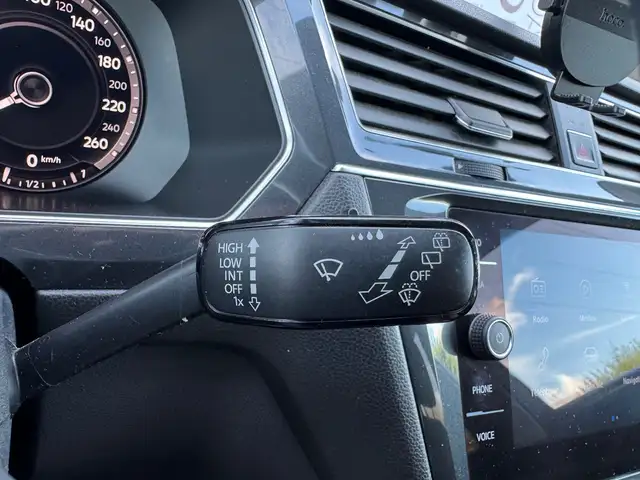Volkswagen Tiguan Allspace view 18