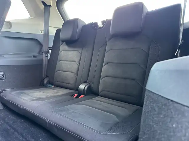 Volkswagen Tiguan Allspace view 13