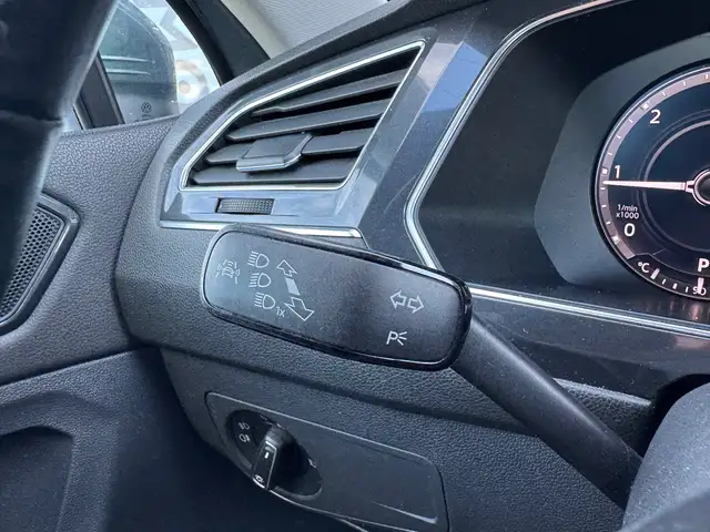 Volkswagen Tiguan Allspace view 17