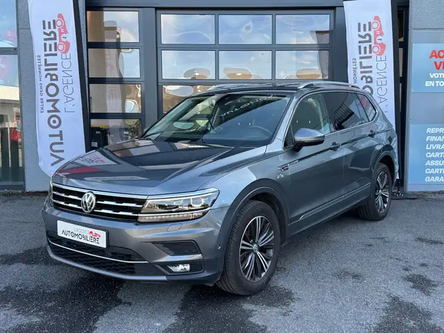 Volkswagen Tiguan Allspace view 2
