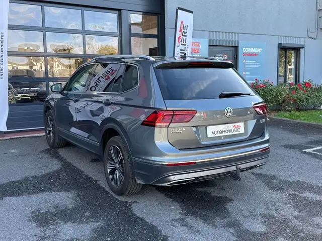 Volkswagen Tiguan Allspace view 4