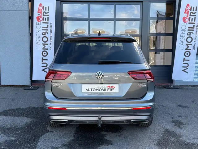 Volkswagen Tiguan Allspace view 6
