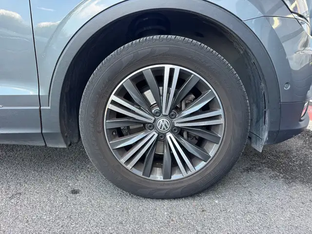 Volkswagen Tiguan Allspace view 27