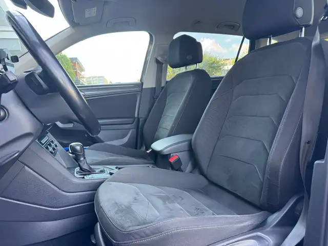 Volkswagen Tiguan Allspace view 9