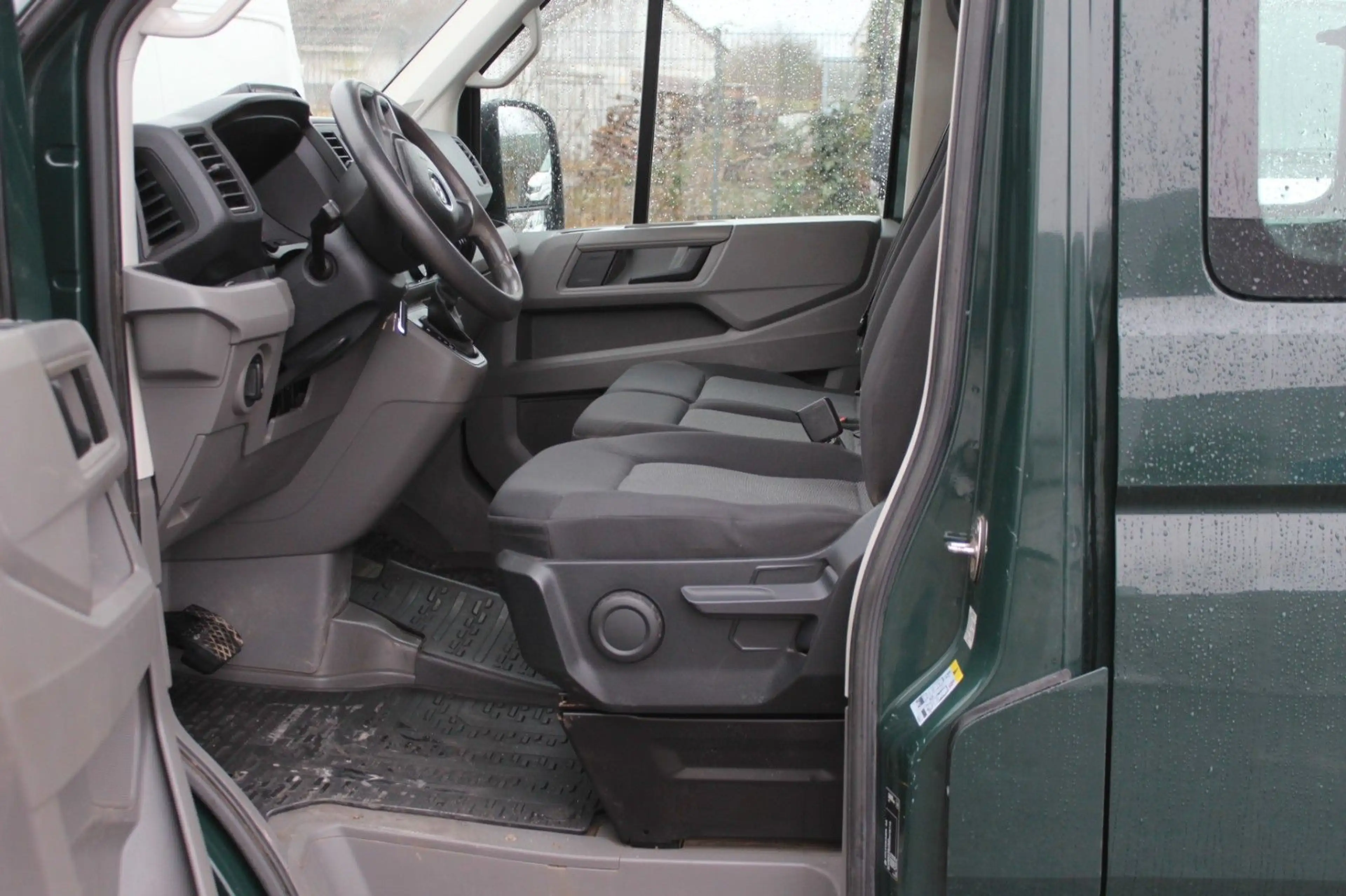 Volkswagen Crafter Pritsche  35 DOKA mittellang FWD Klima — photo 8