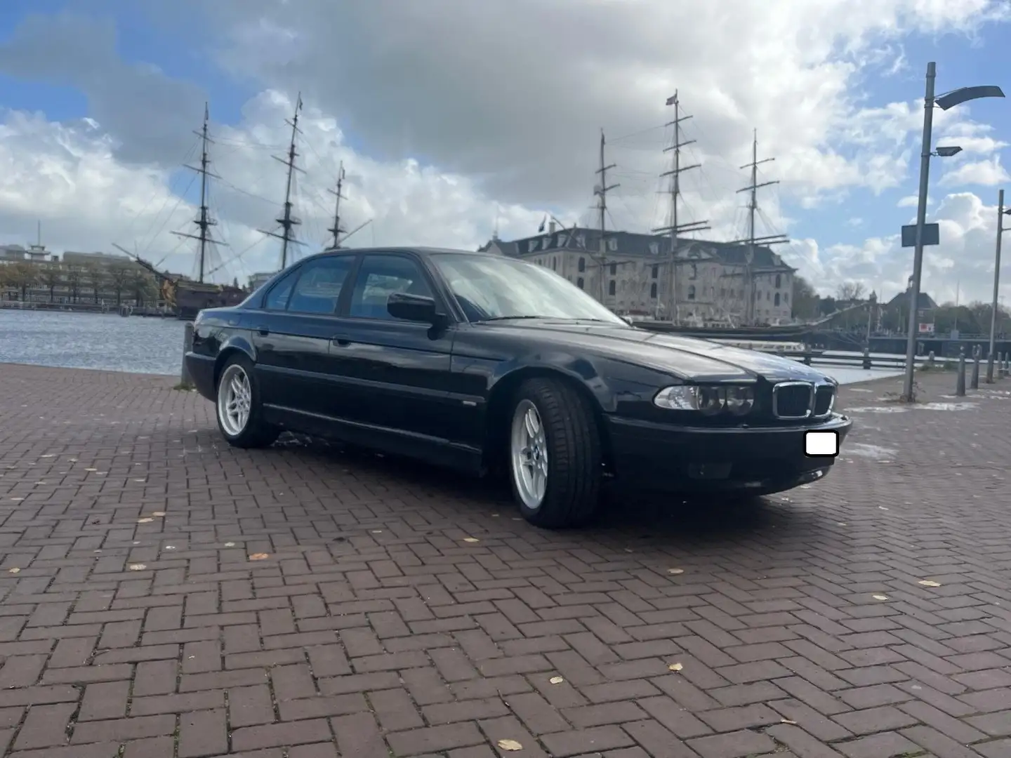 BMW 735 735i M-sport Zwart - 1